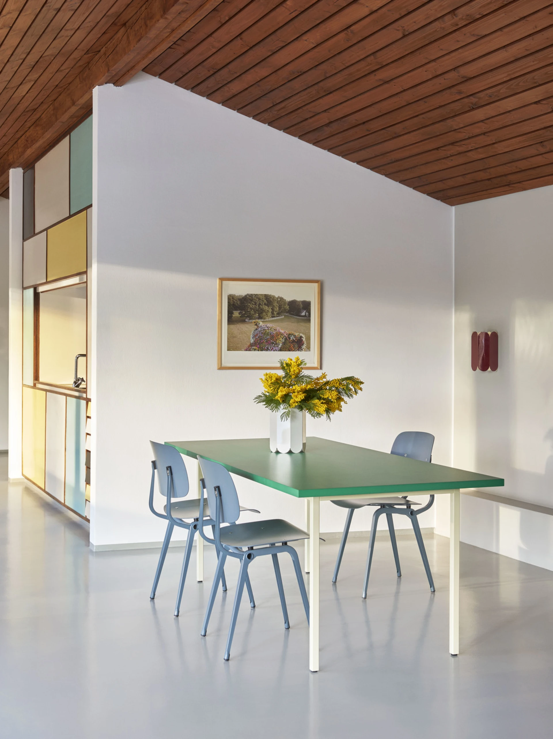 Two-Colour Table