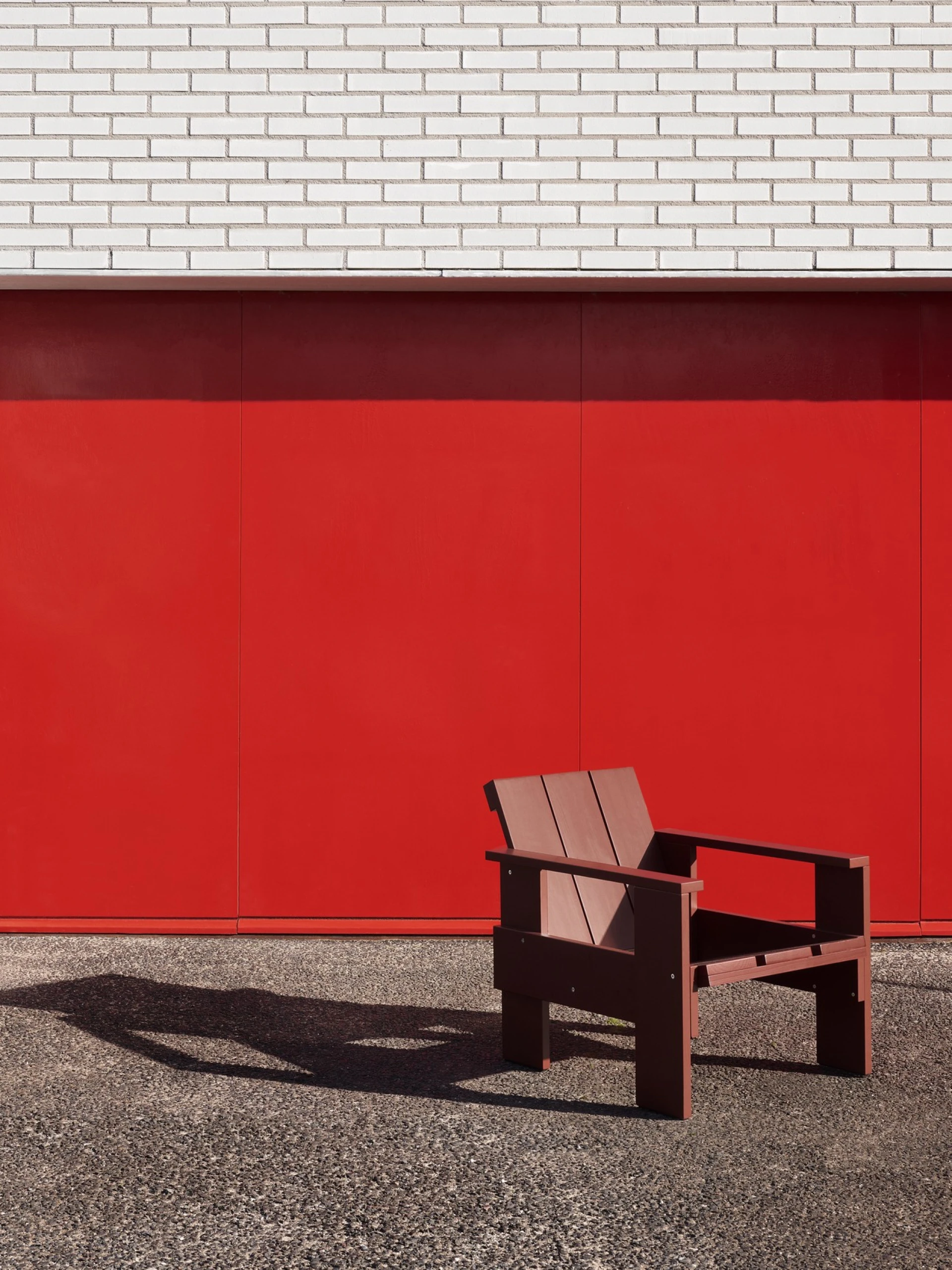 Crate Lounge Chair Iron red