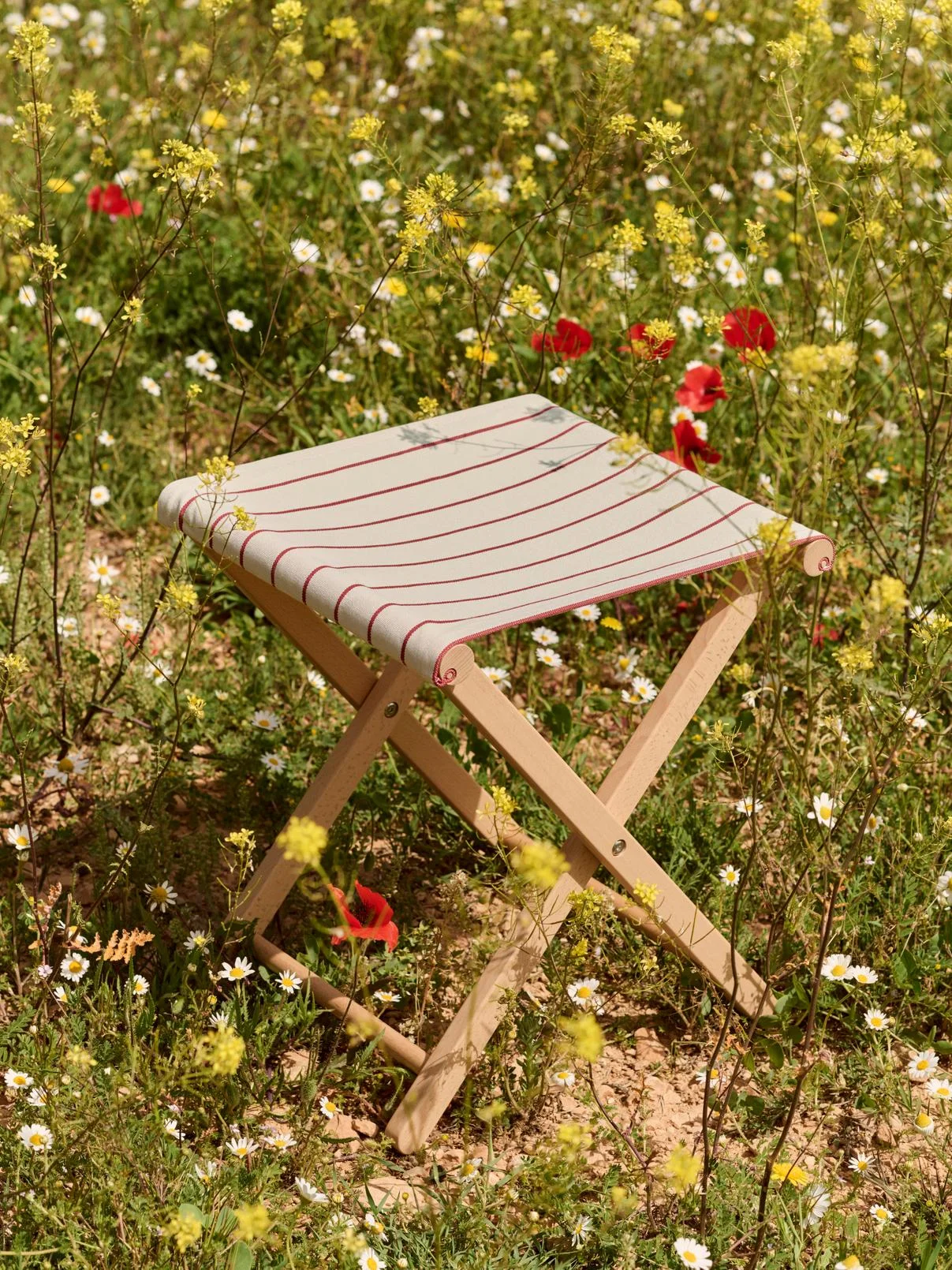 Outdoor Market Folding Stool Beige red stripe
