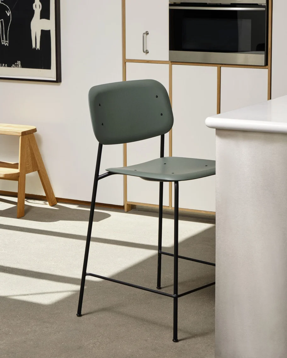 Soft Edge 90 Bar Stool
