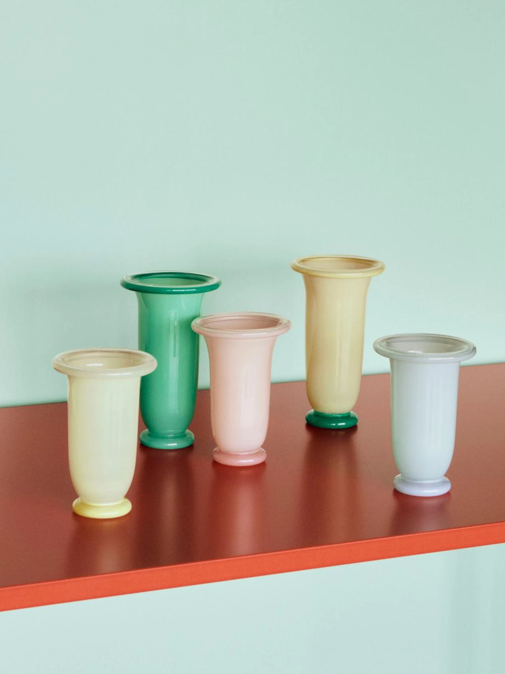 Empire Vase Medium Light pink with pink base