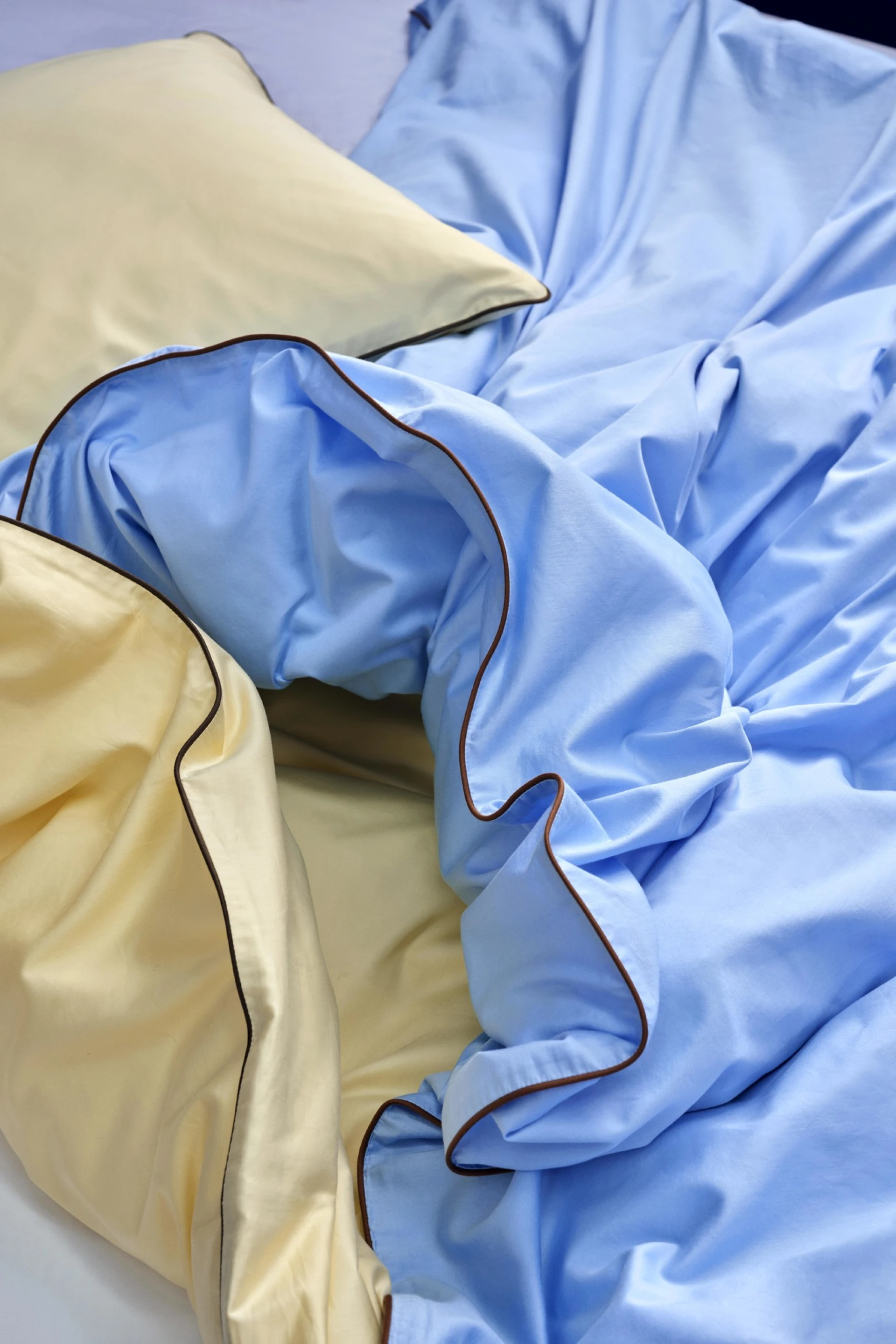 Outline Duvet Cover 240 x 220 Soft yellow