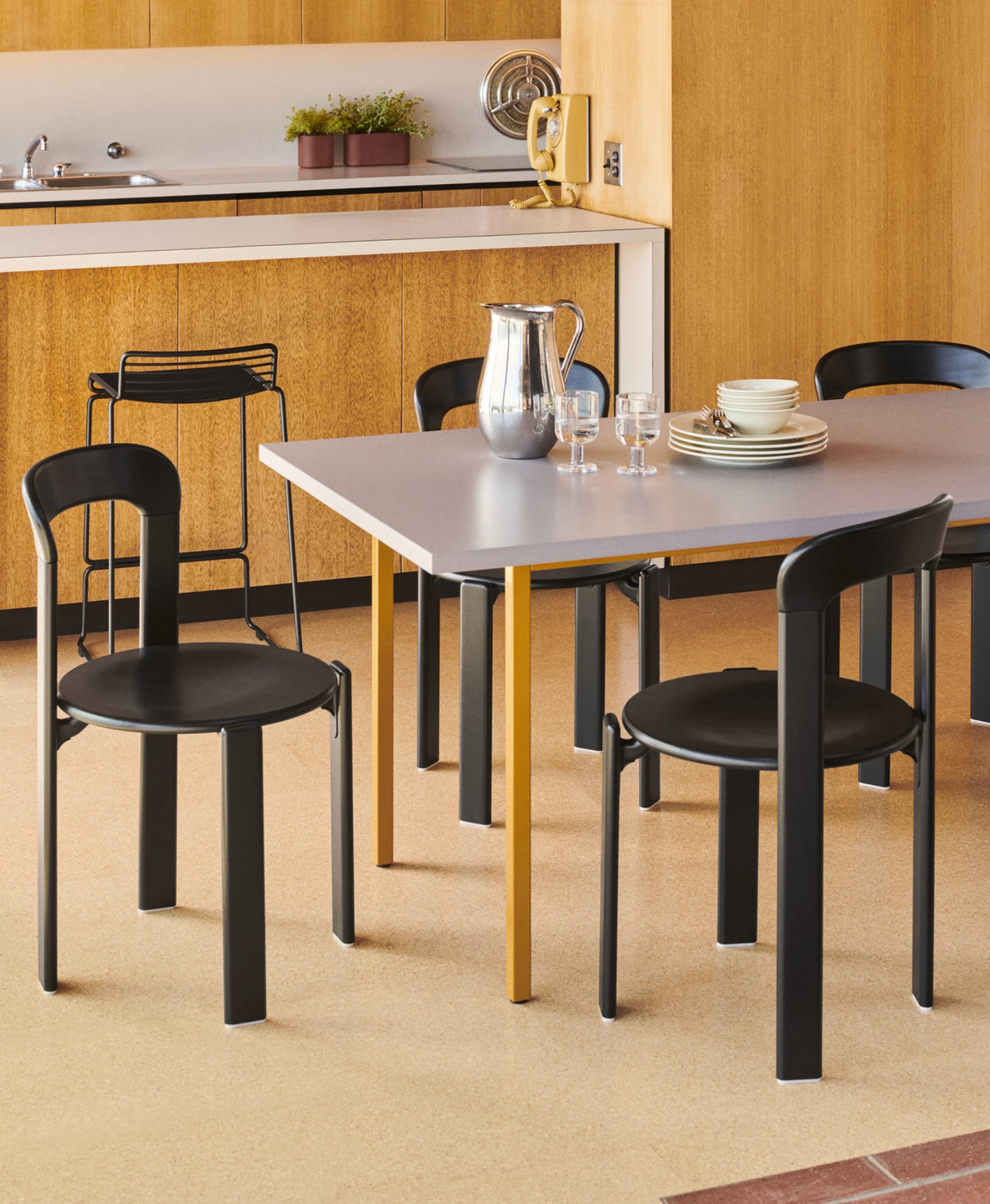 Two-Colour Table