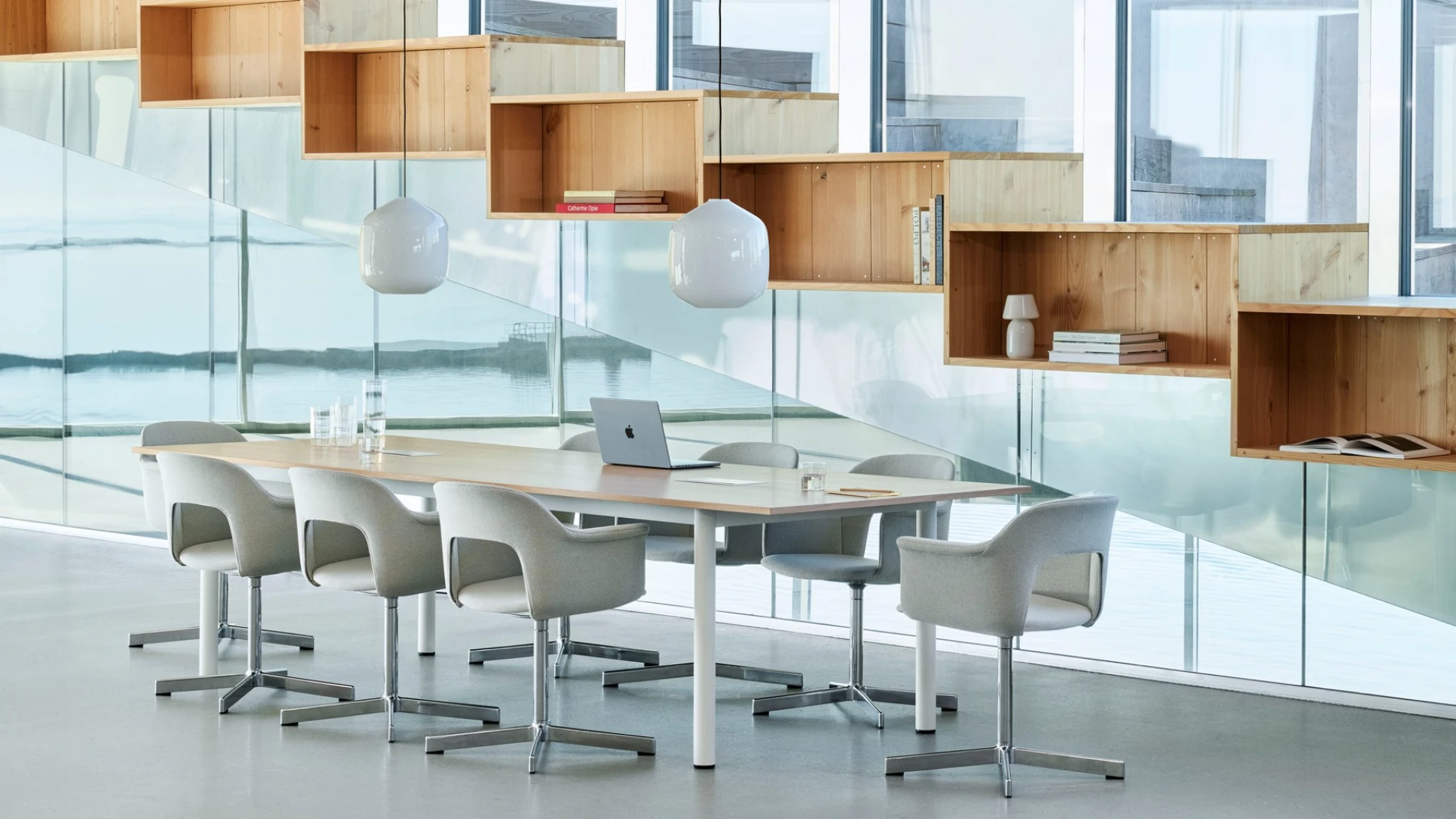 Annex Table Overhang