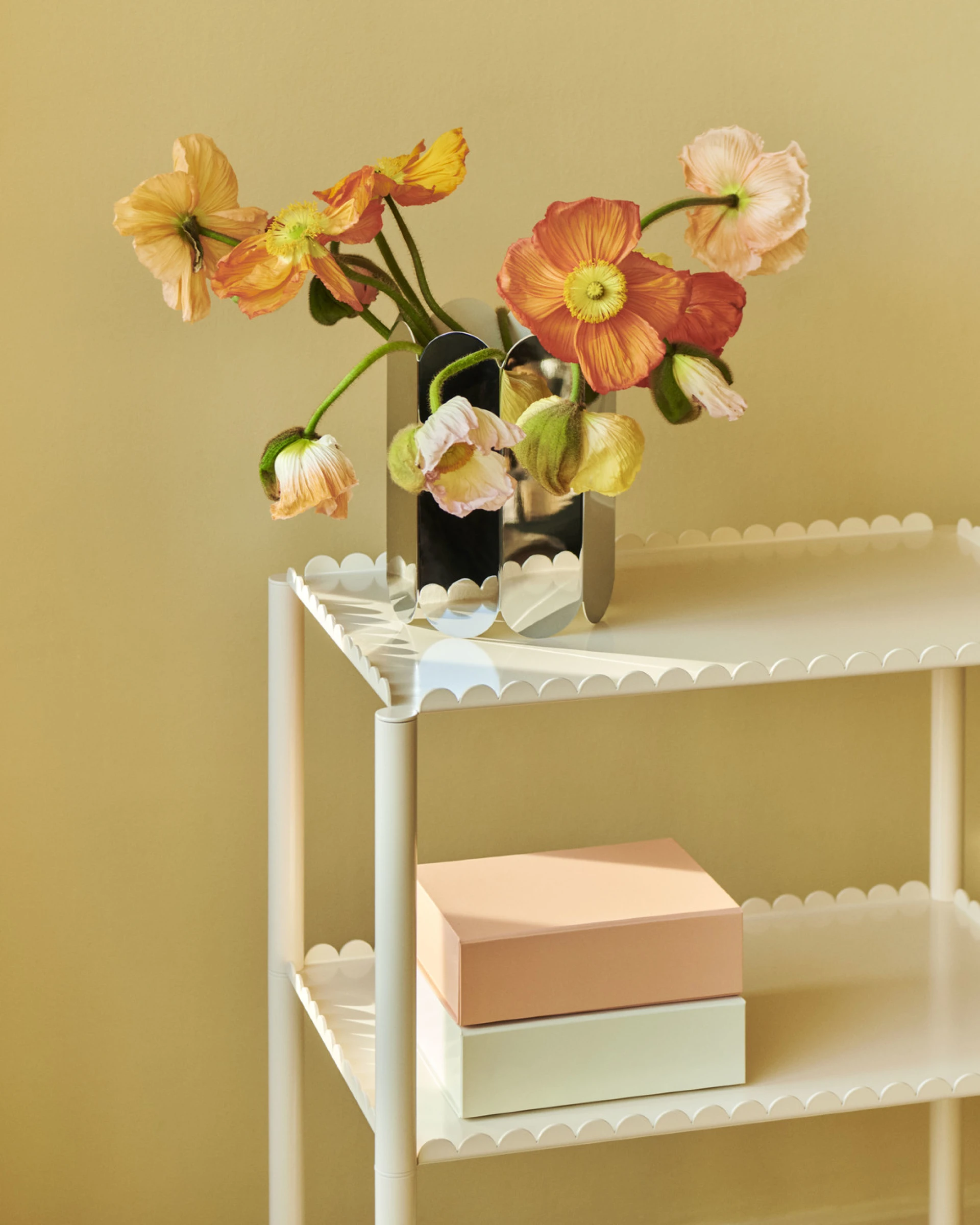 Arcs Trolley Low Eggshell