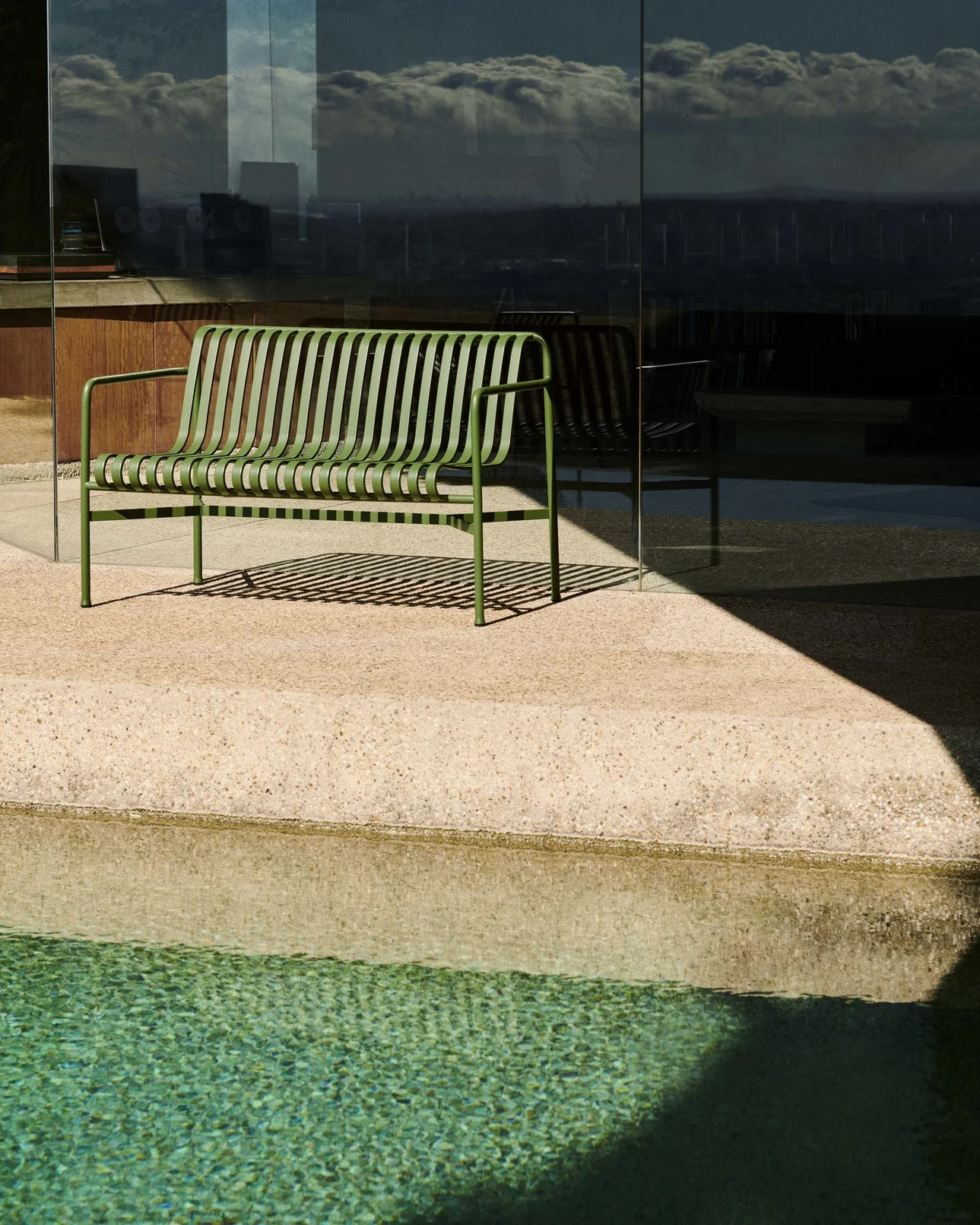 Palissade Dining Bench with Armrest