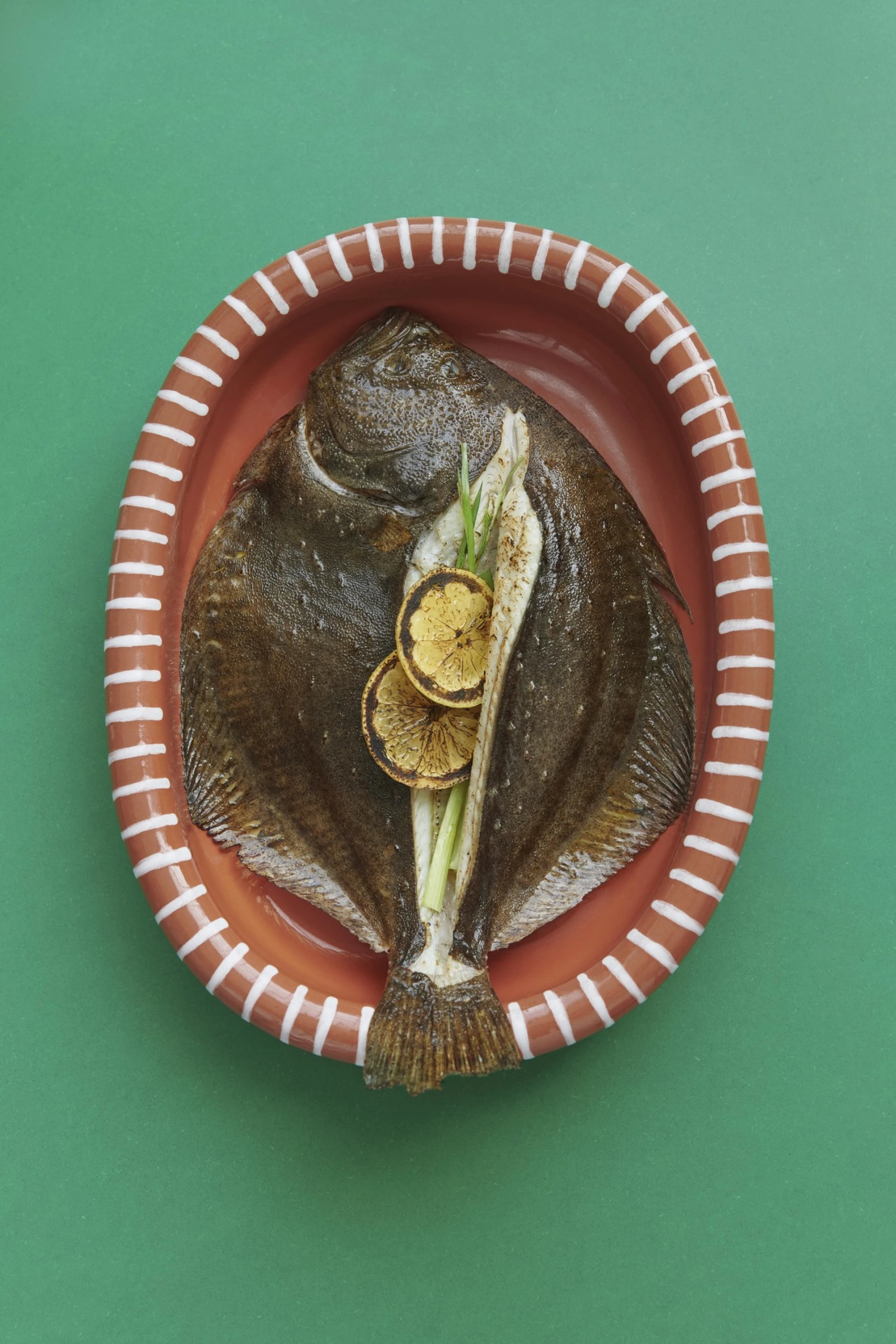 Barro Oval Dish Large Natural with stripes