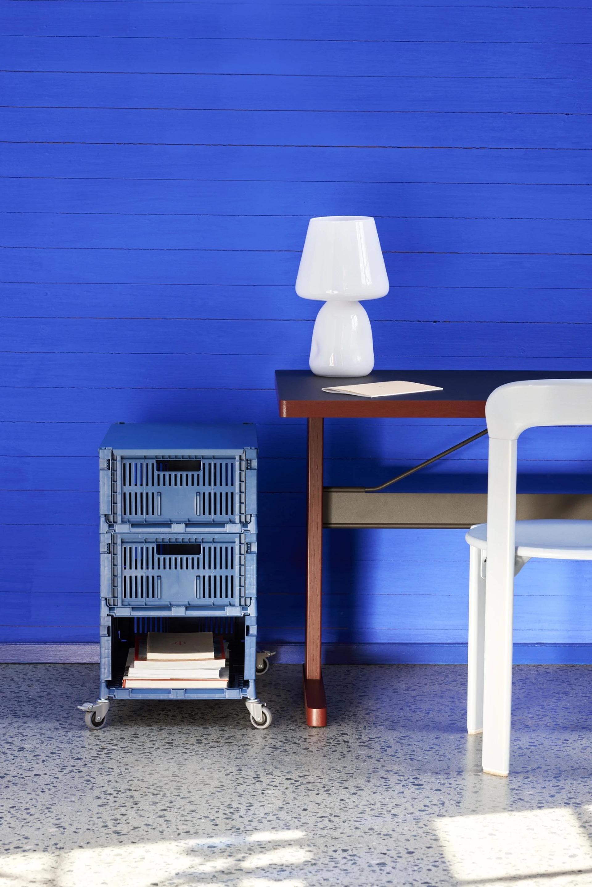 HAY Colour Crate Lid Metal Medium Electric blue