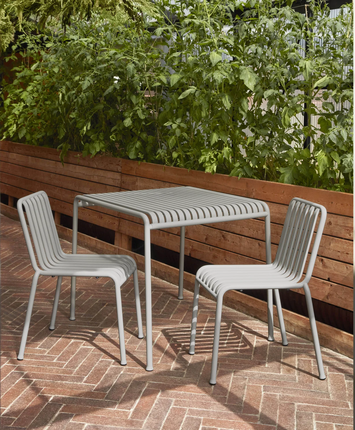 Palissade Table 82 with 4 Chairs