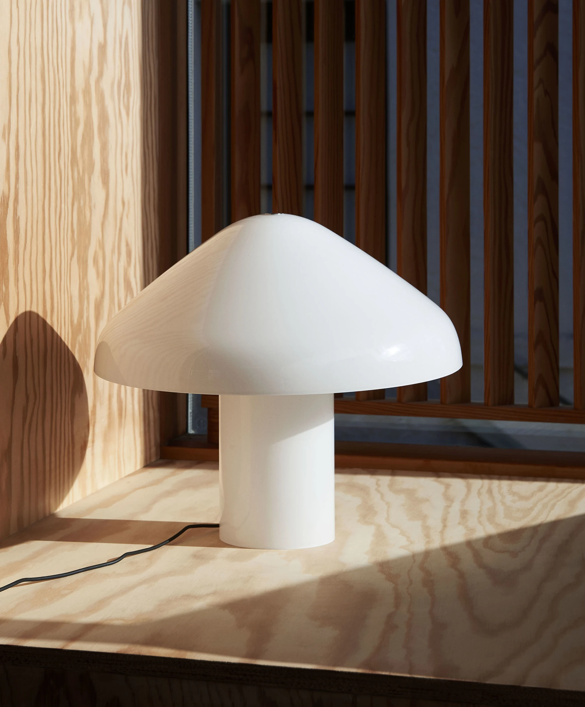 Pao Glass Table Lamp 350 White