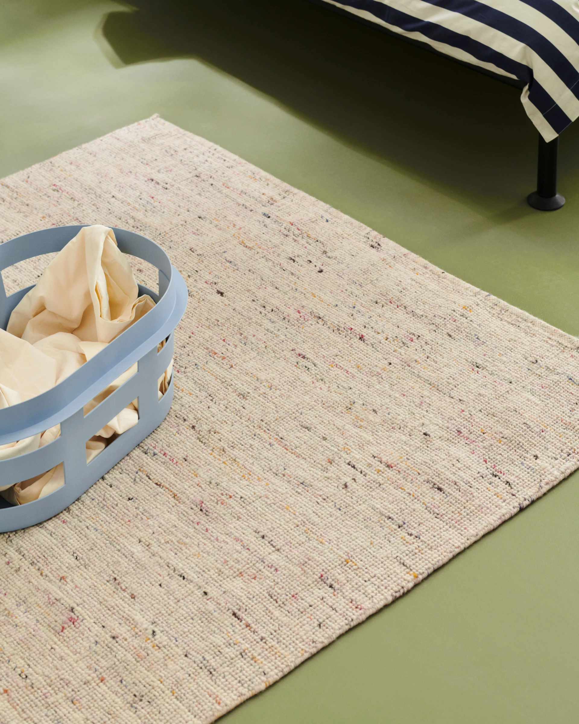 Crayon Rug 140 x 200 Multi