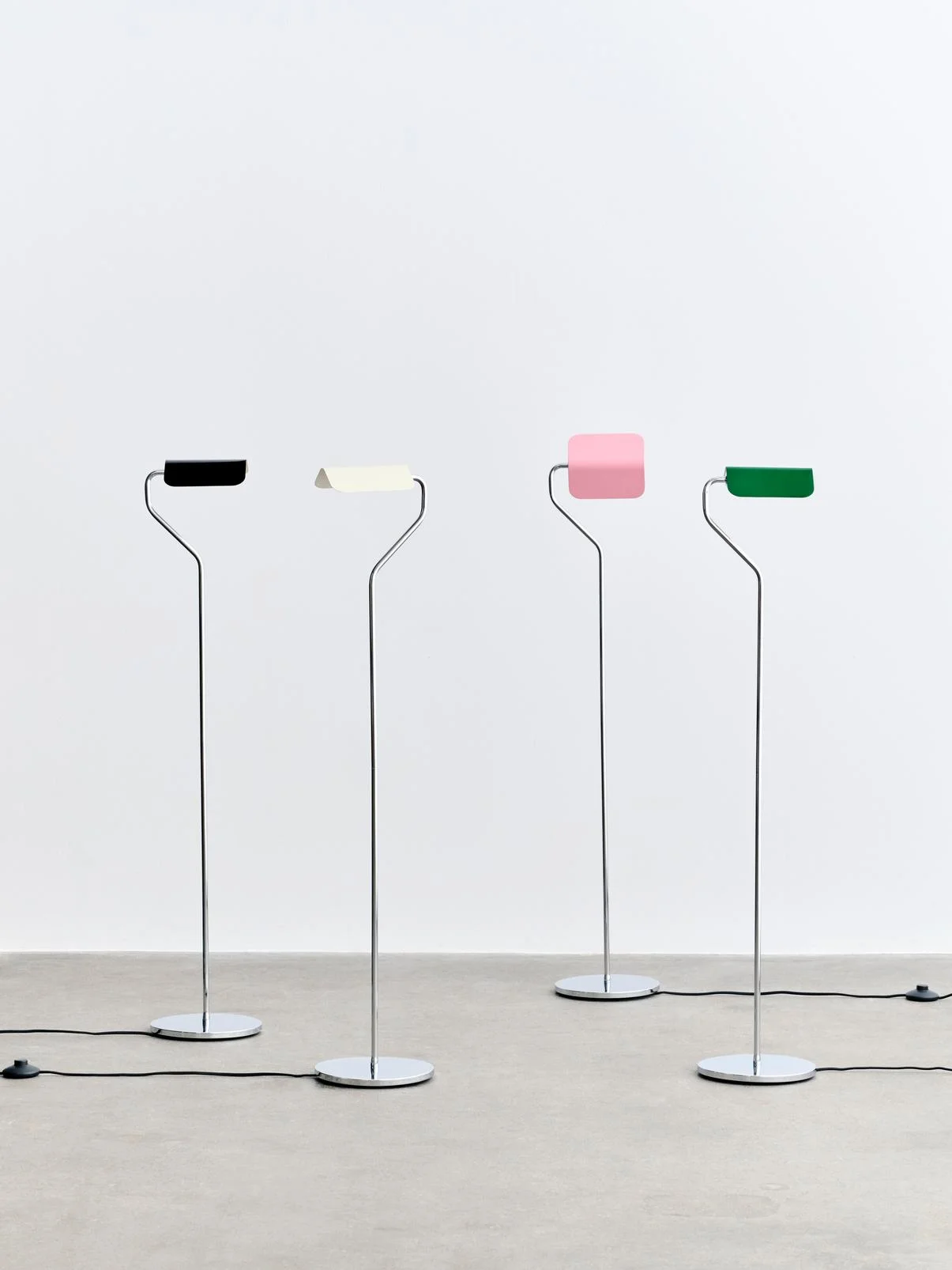Apex Floor Lamp Iron black