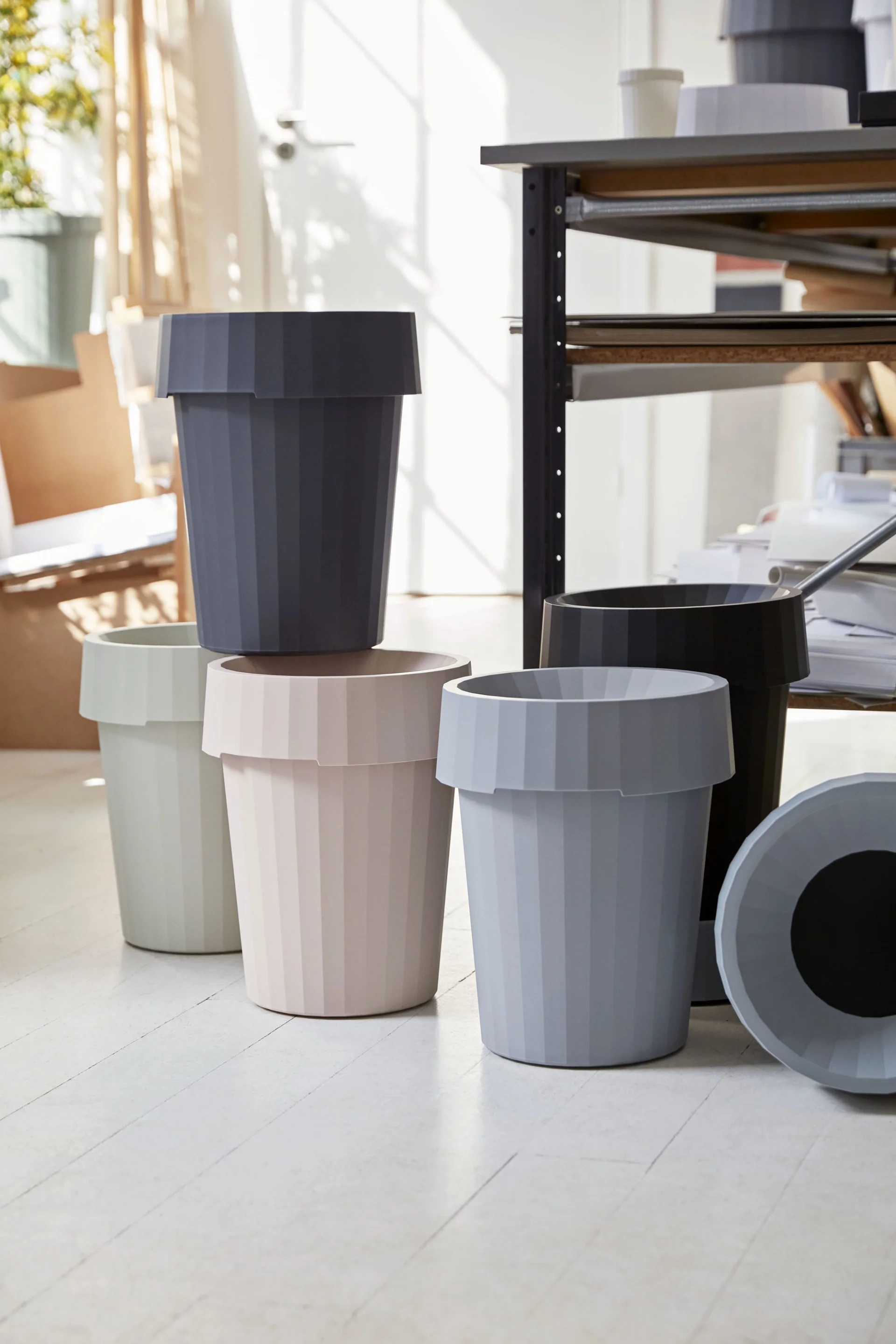 Shade Bin Dusty green