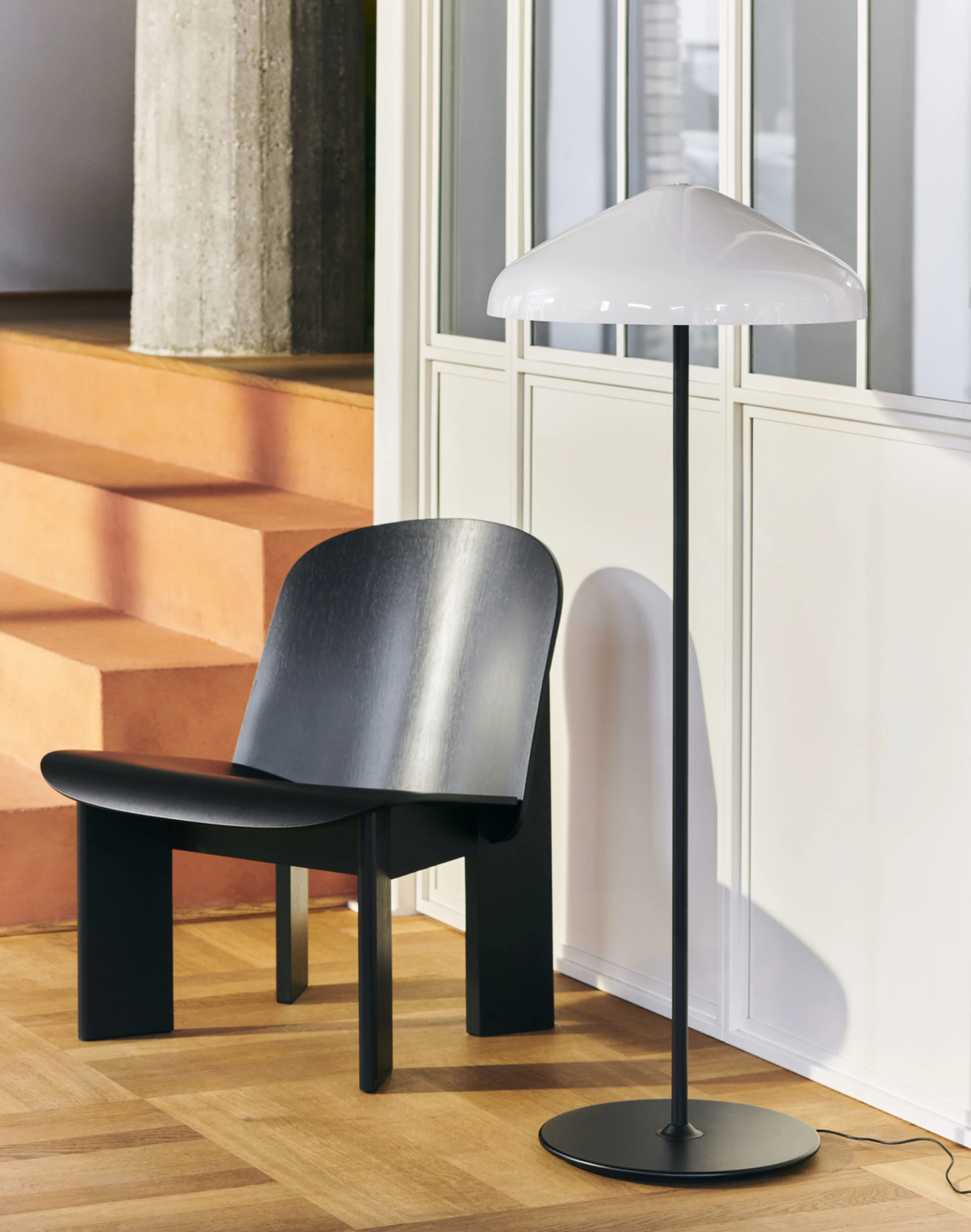 Pao Glass Floor Lamp White