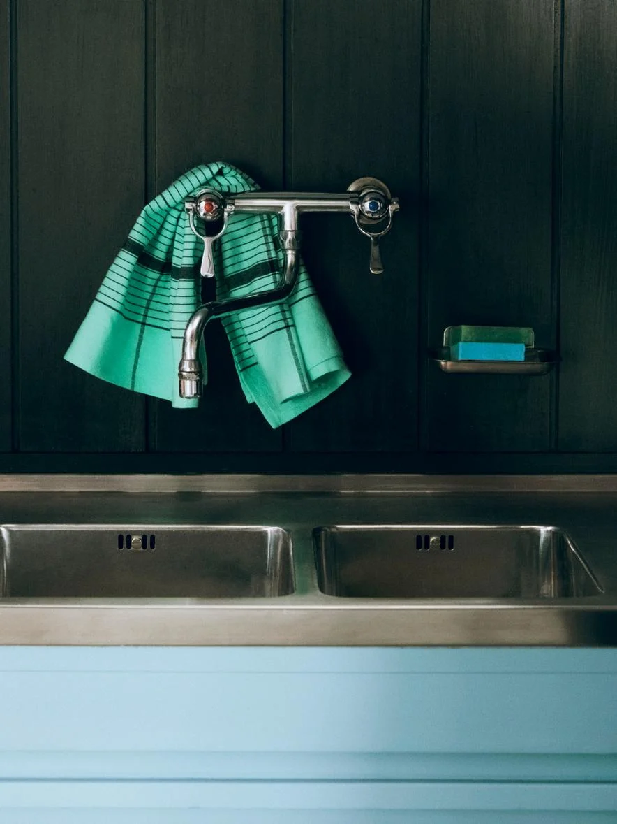 Linear Tea Towel W52 x L80 Green