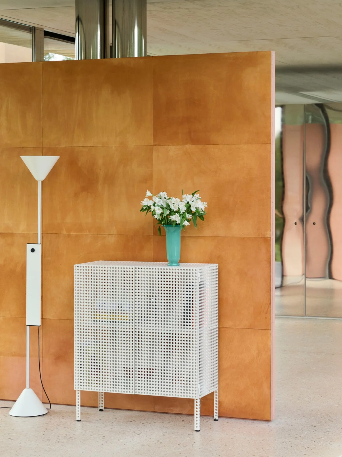 Twist Floor Lamp Cream white