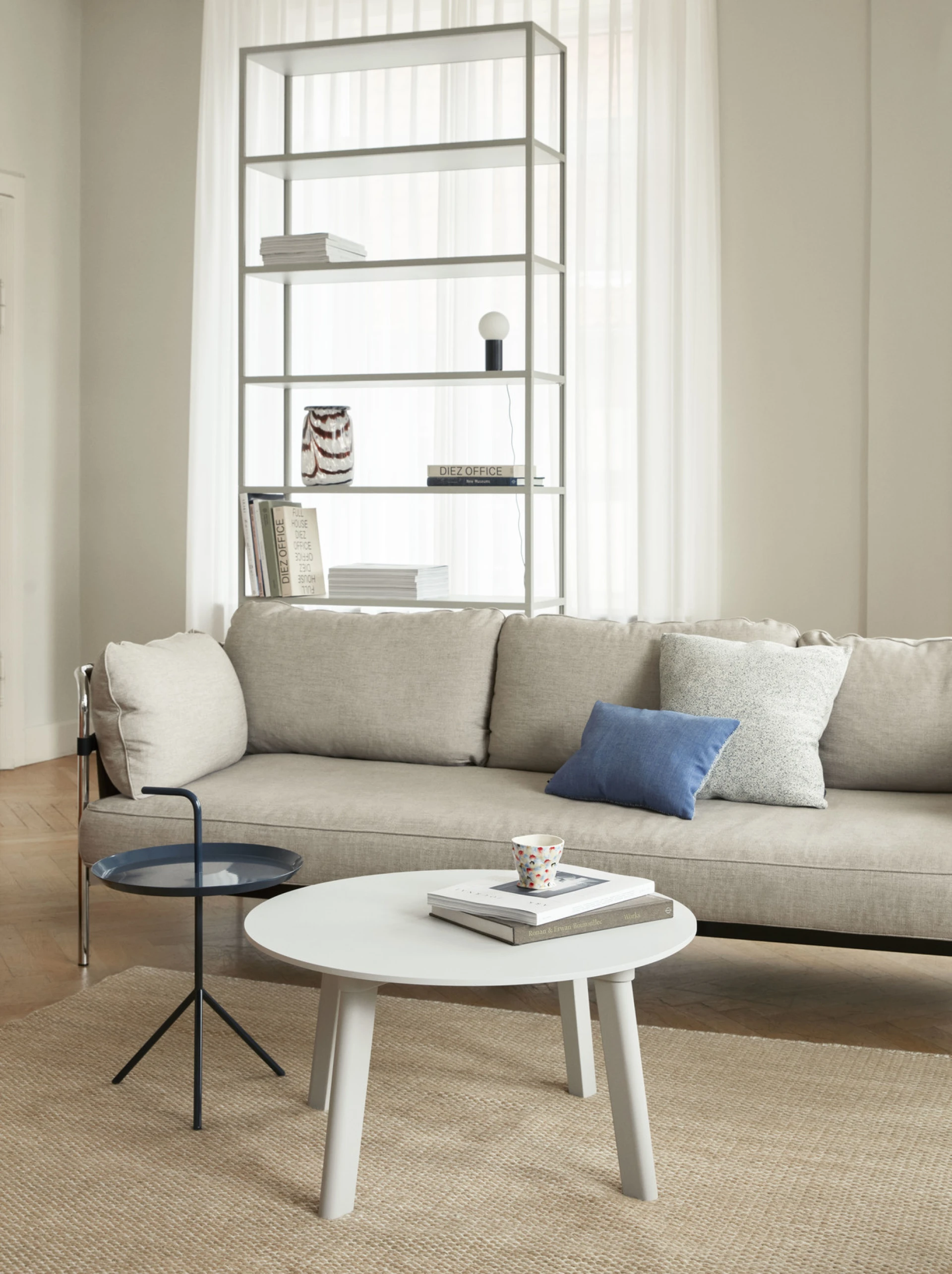 DLM Side Table Deep blue high gloss