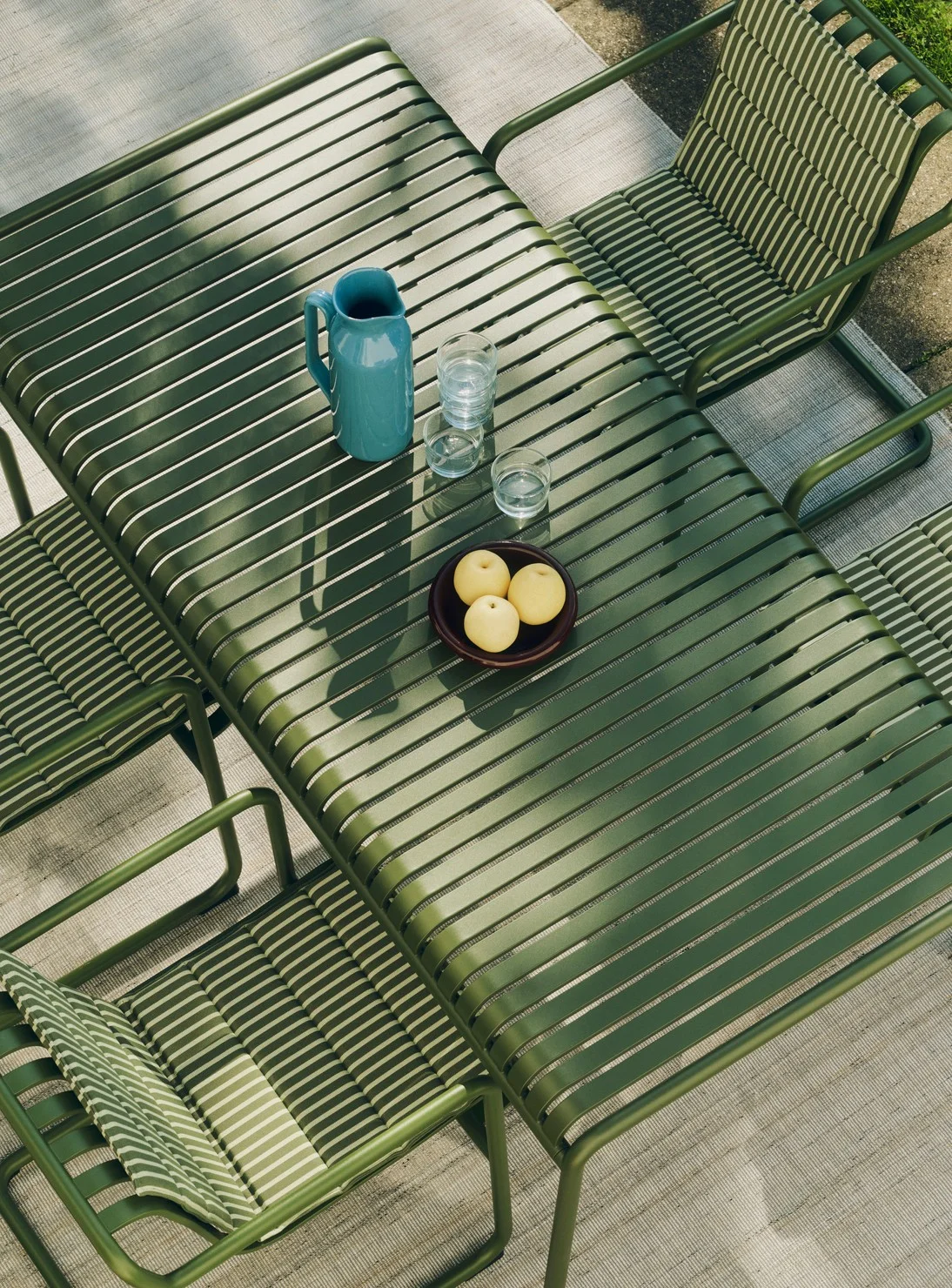 Palissade Cantilever Dining Armchair