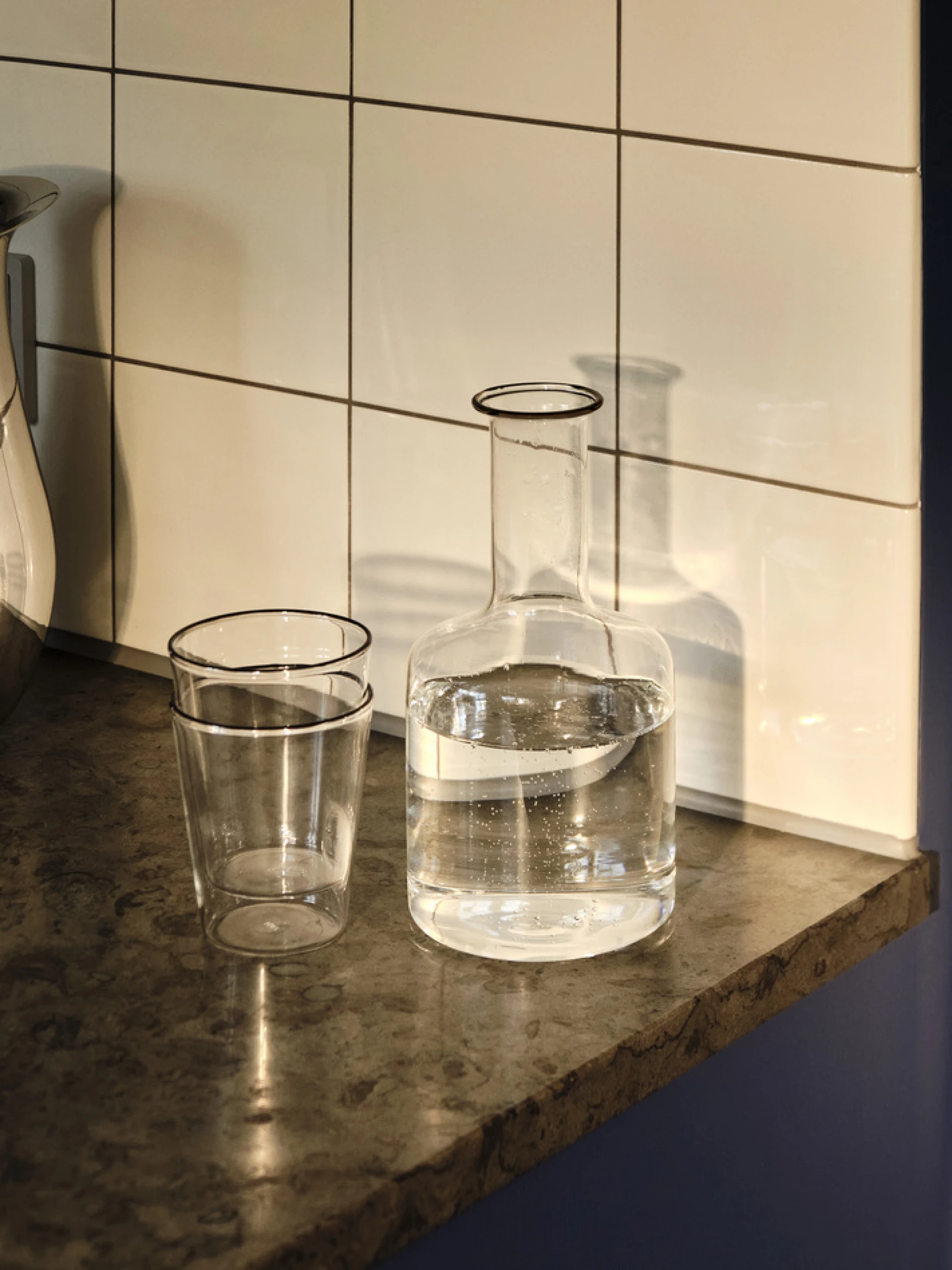 Rim Carafe Clear with Black rim