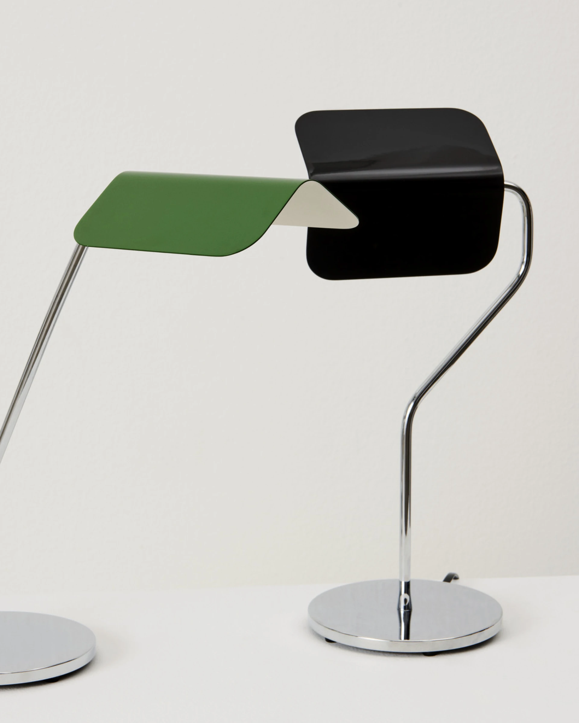 Apex Desk Lamp Emerald green