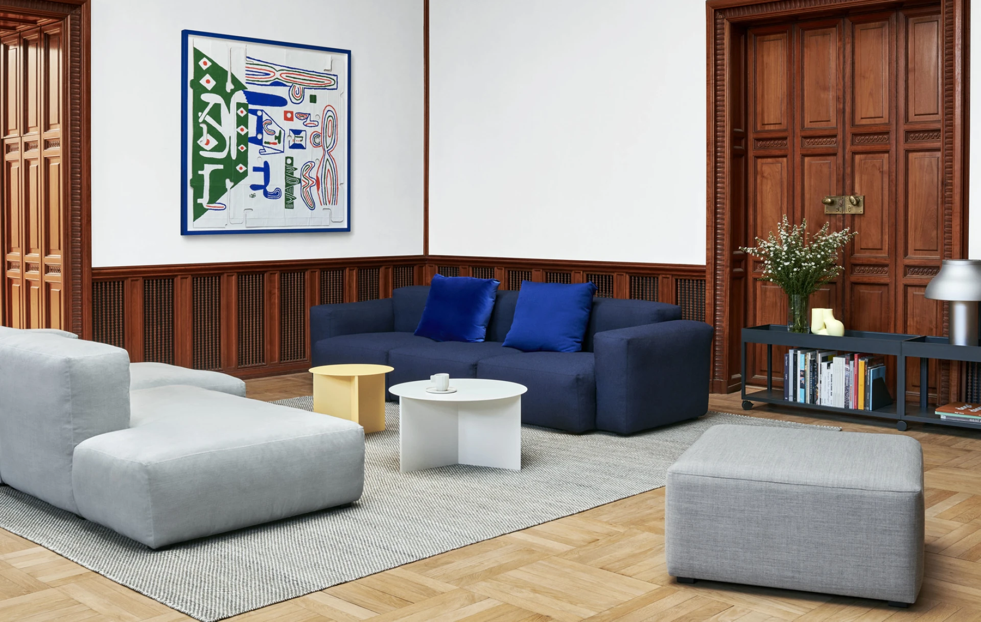 Slit Table Round Extra Large White