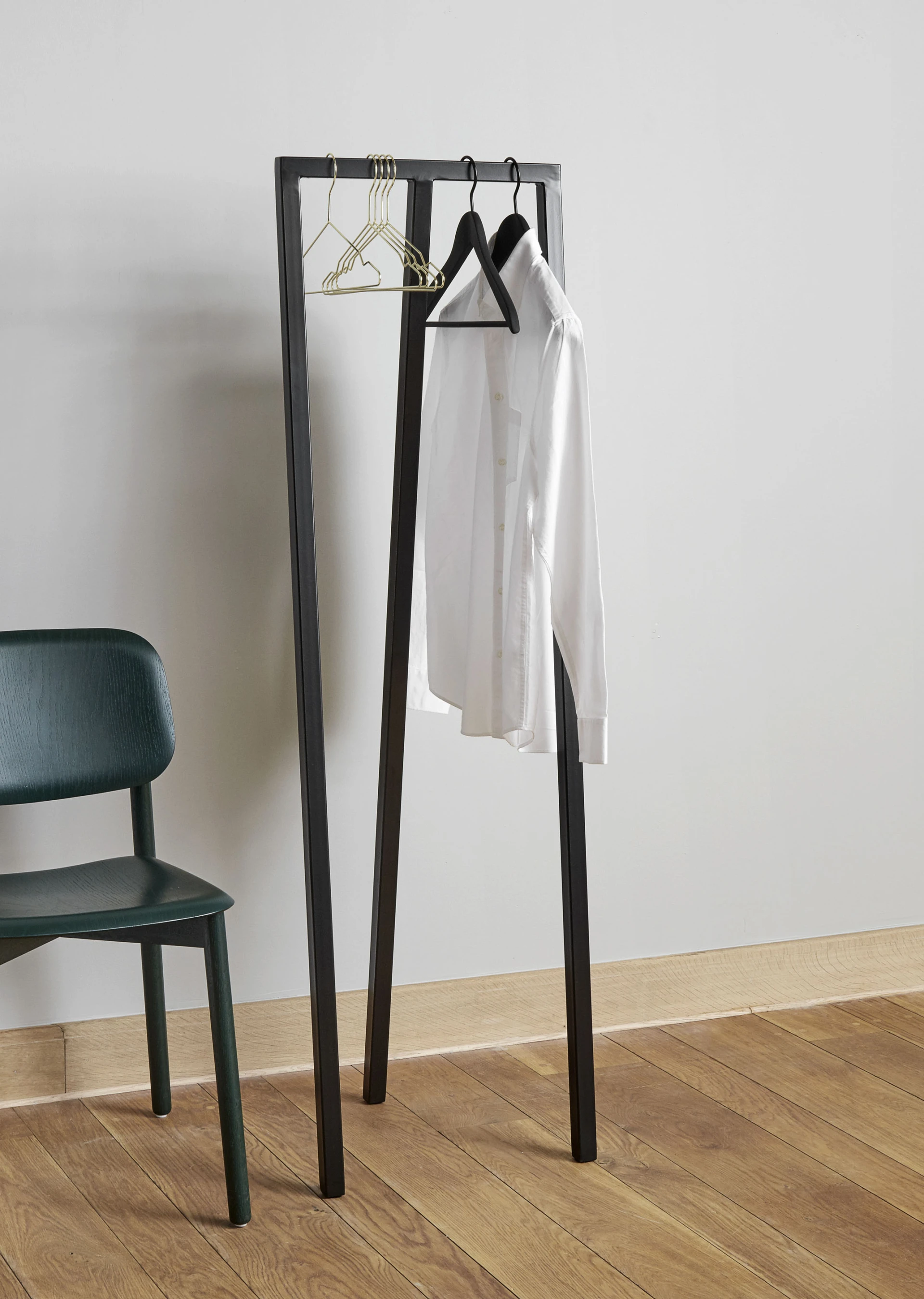 Loop Stand Hall Black