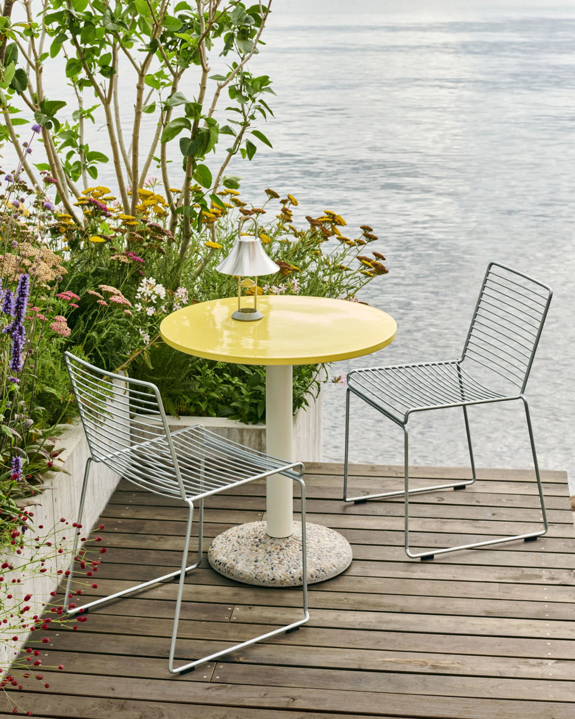 Ceramic Table Ø70 x H73 Yellow Ceramic Table Ø70 x H73 Yellow
