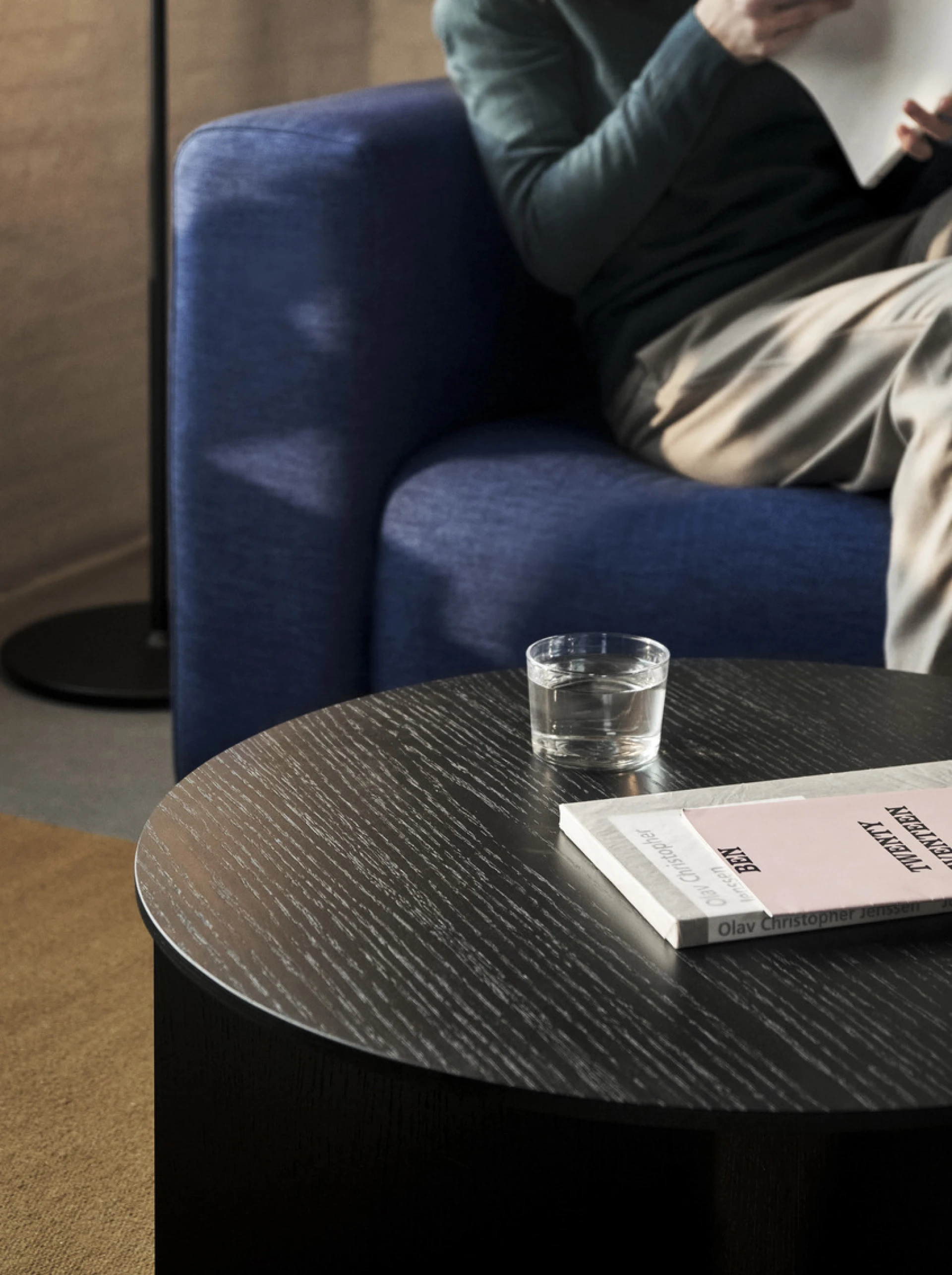 Slit Table Wood Round Extra Large Black