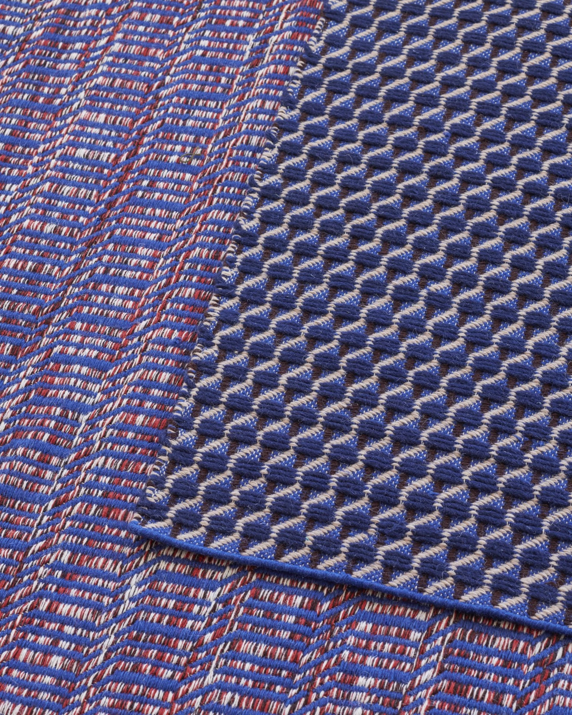 Channel Rug 140 x 200 Blue, white