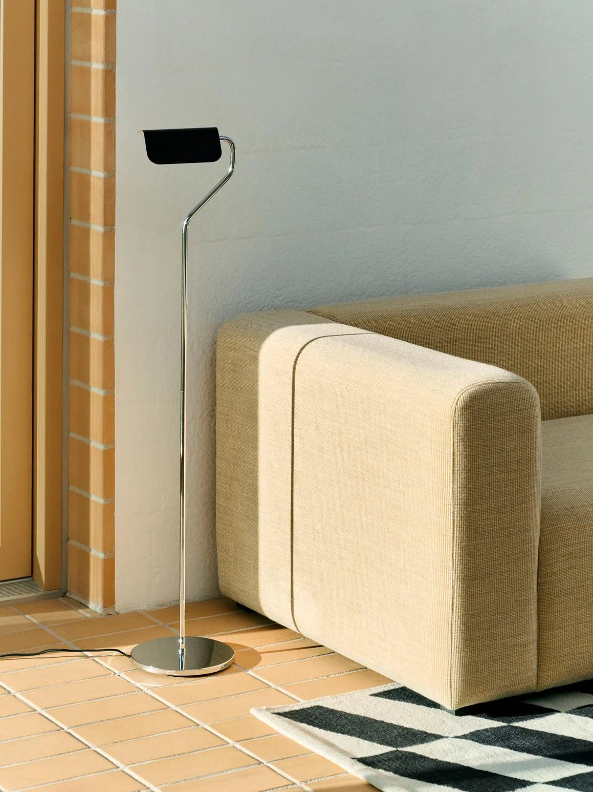 Apex Floor Lamp Iron black
