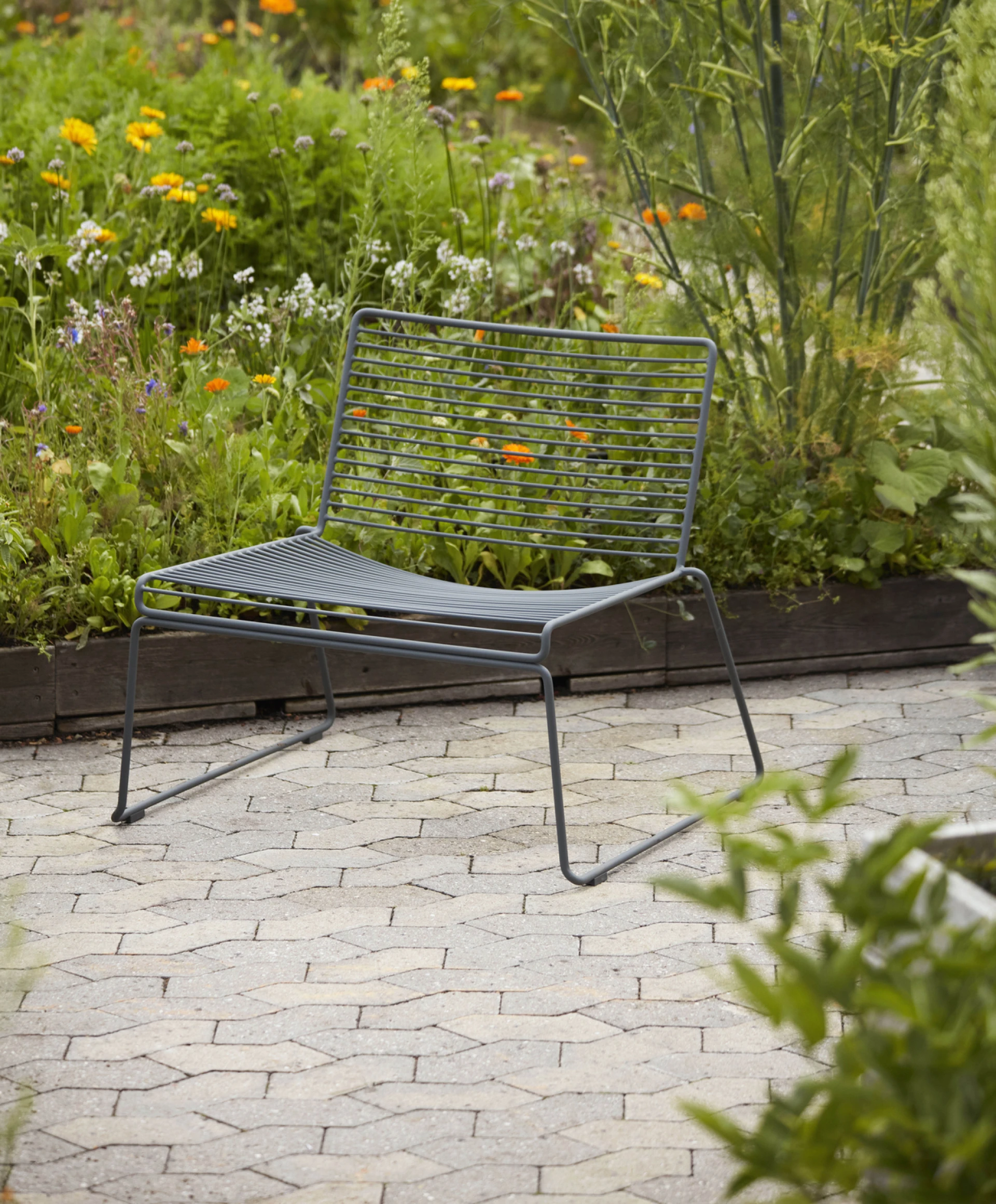 Hee Lounge Chair Black