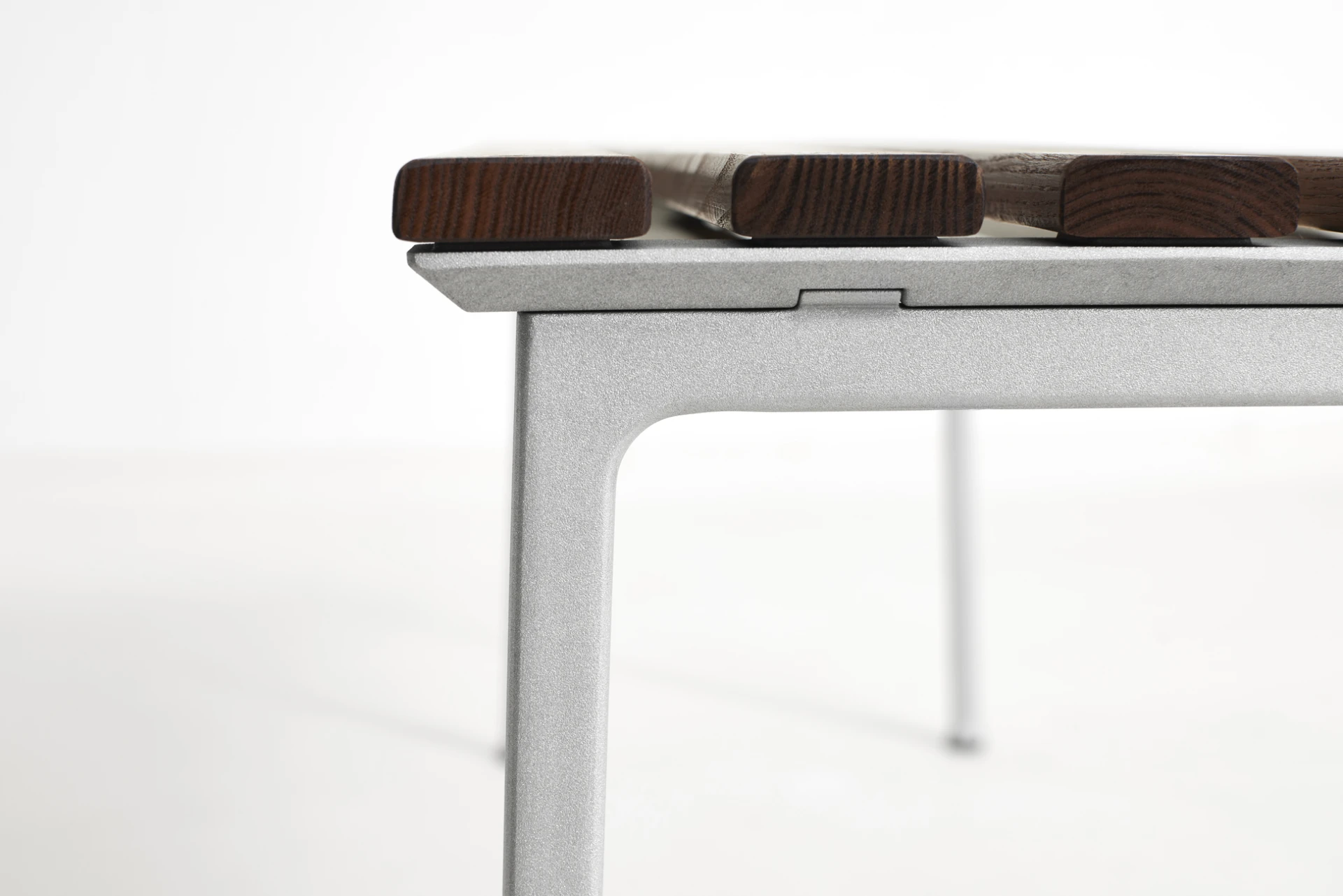 Traverse Bench