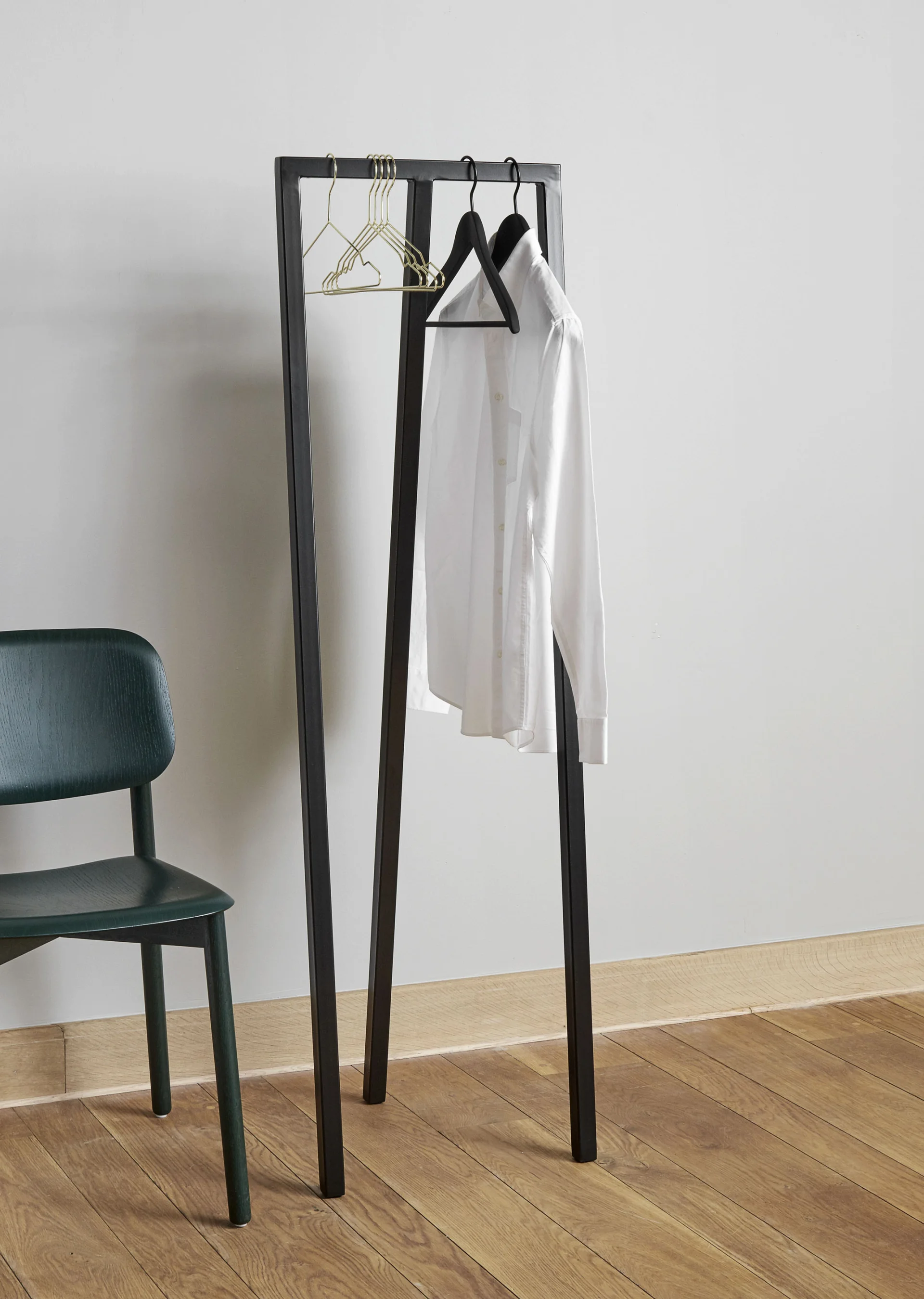 Loop Stand Hall Black