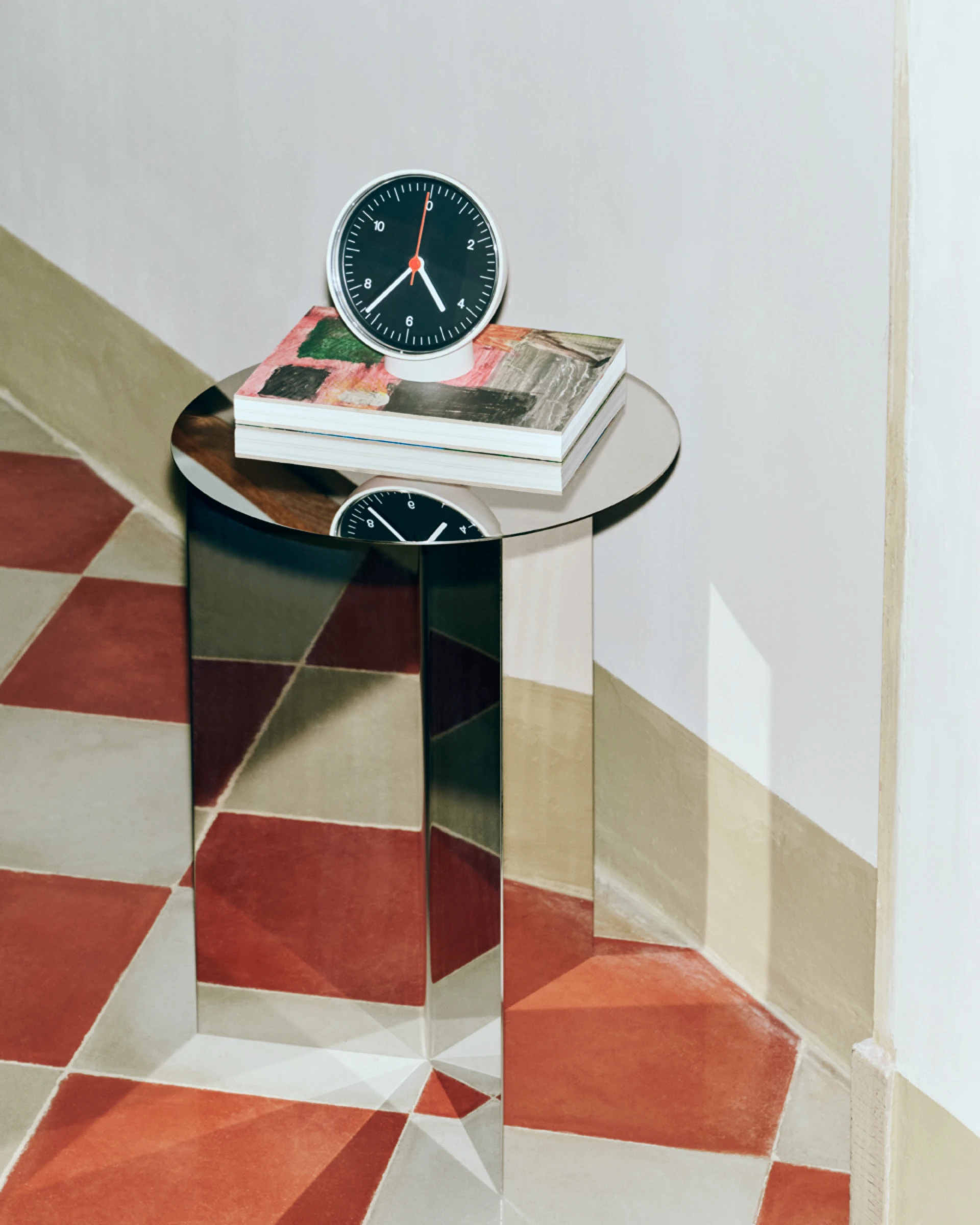 Slit Table Round High Mirror