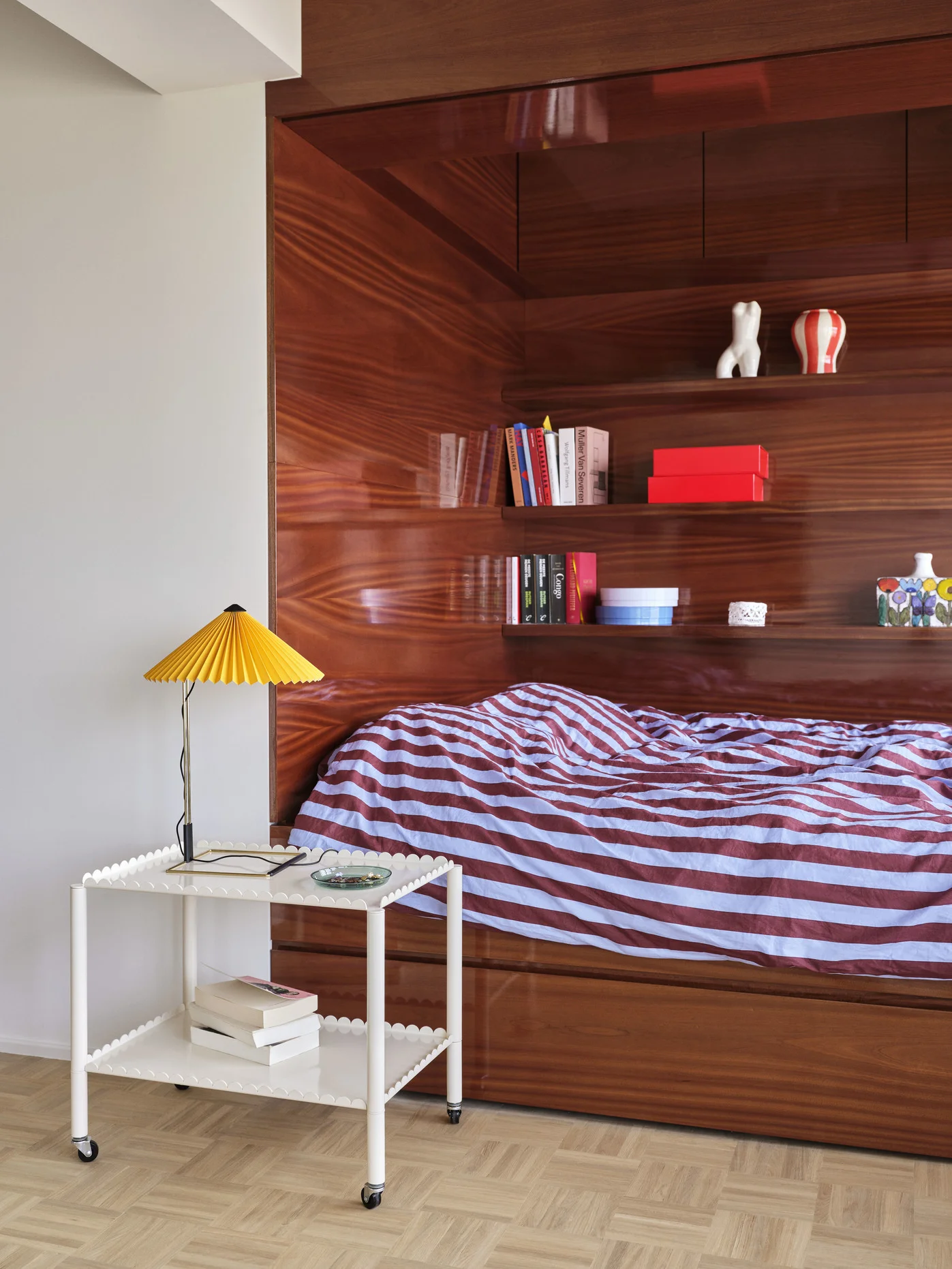 Arcs Trolley Low Eggshell