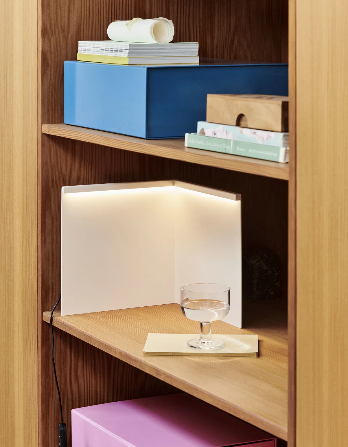 LBM Corner Table Lamp Cream white