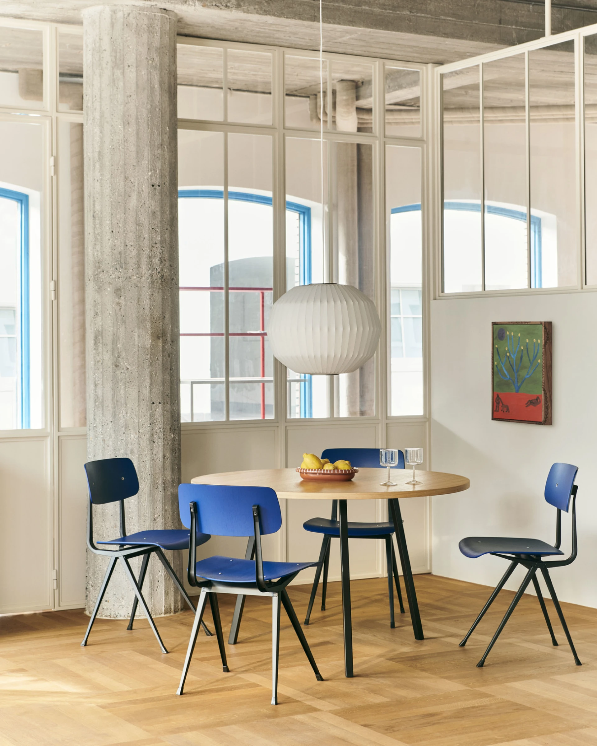 Loop Stand Table Round