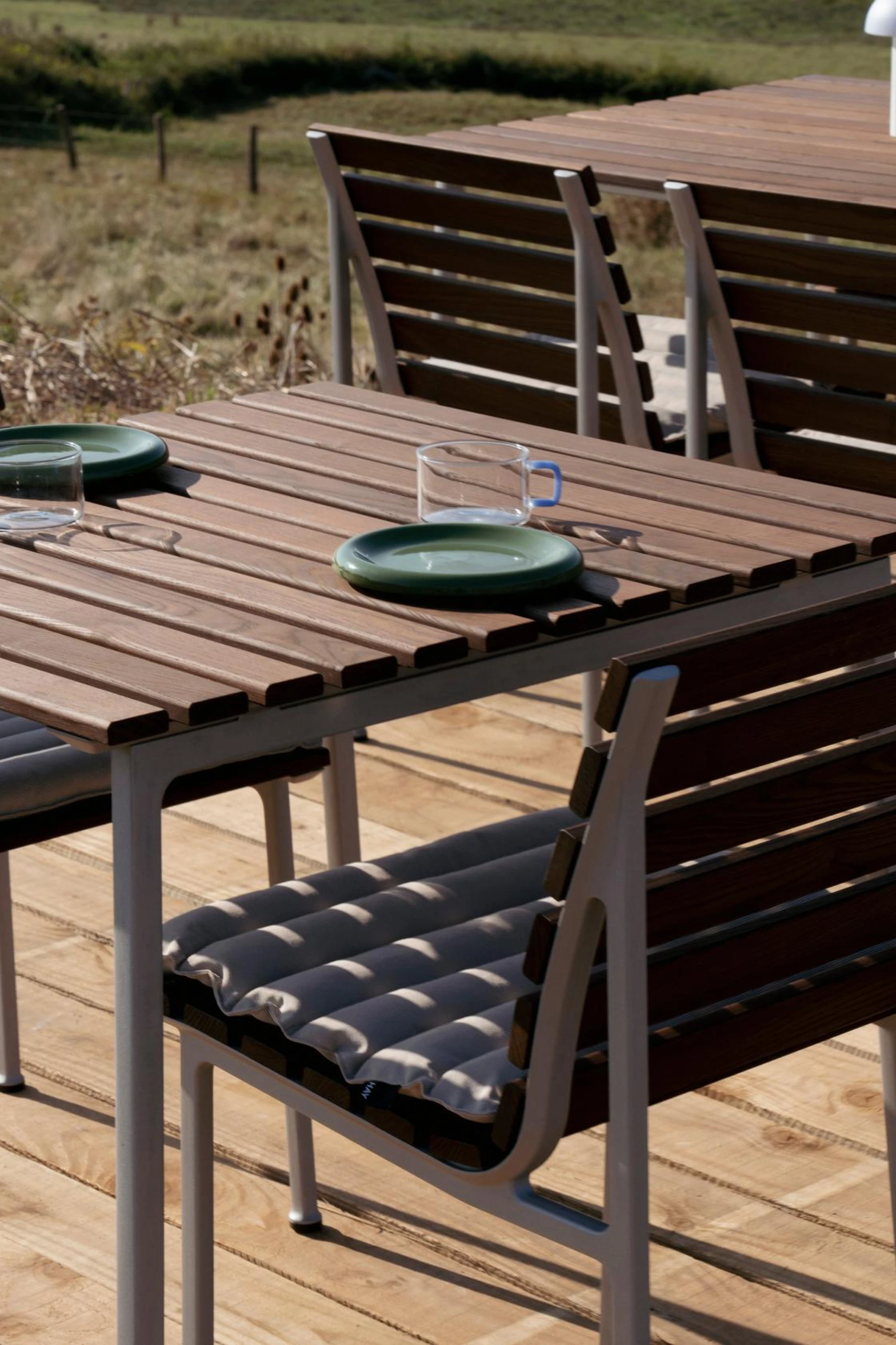 Traverse Table H74 x W75 x L83