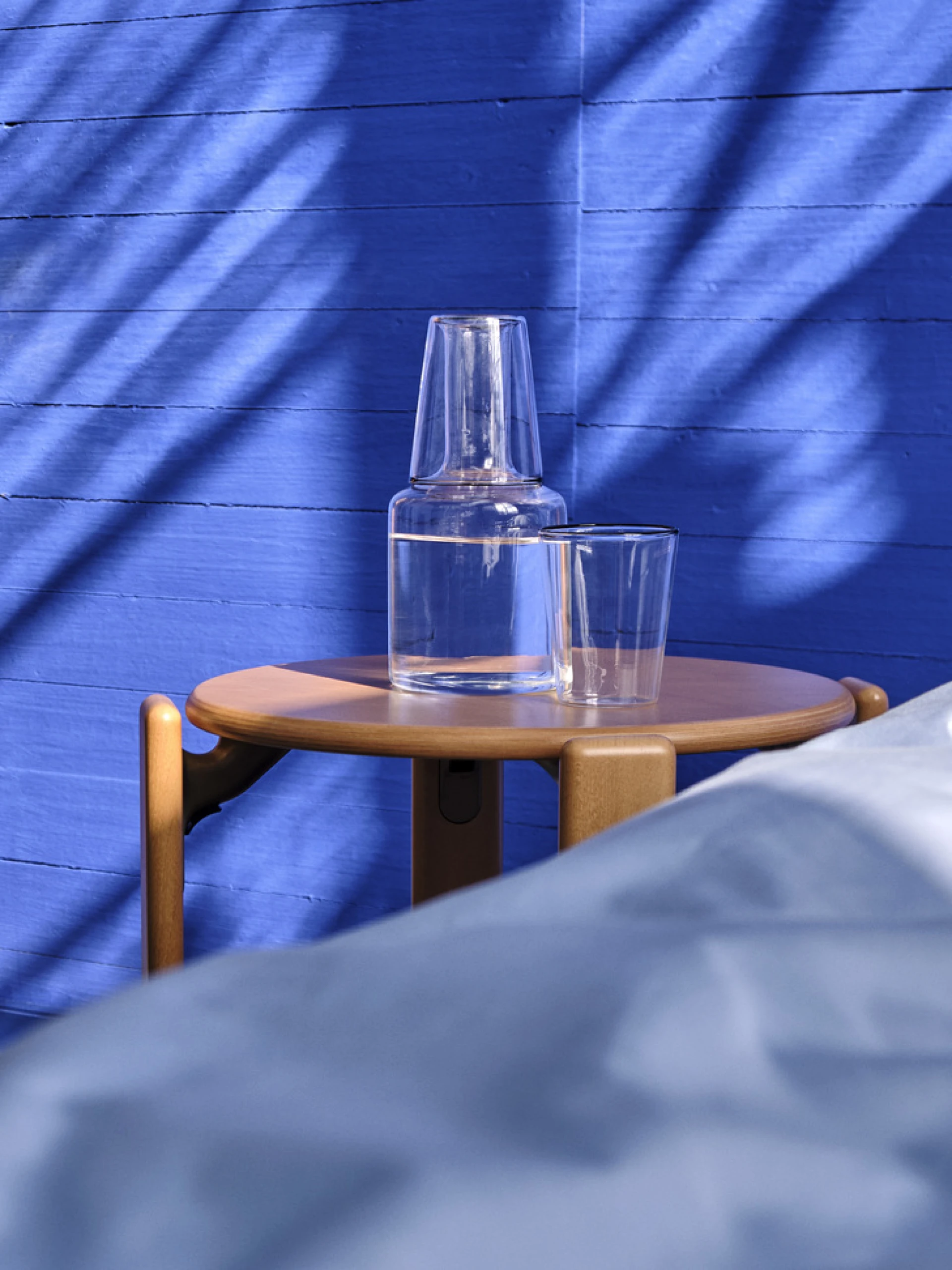 Rim Carafe Clear with Black rim