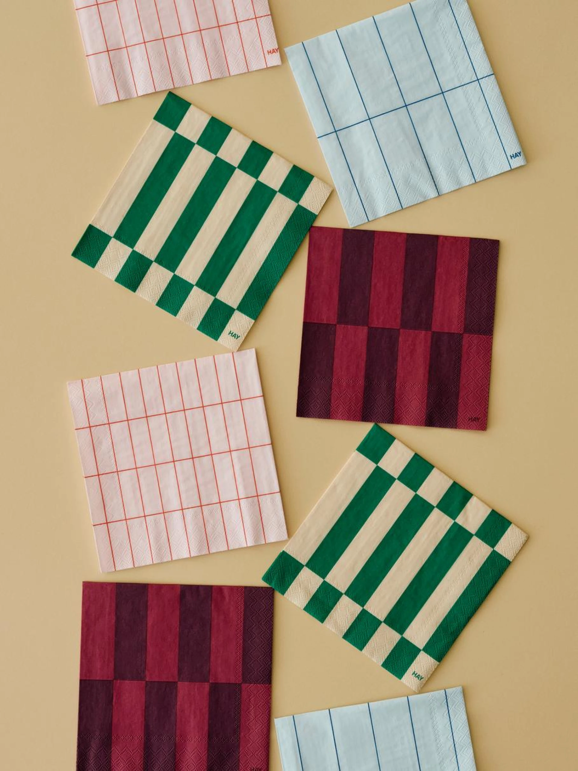 Pattern Napkins Set of 20 Cocktail Light pink and red grid