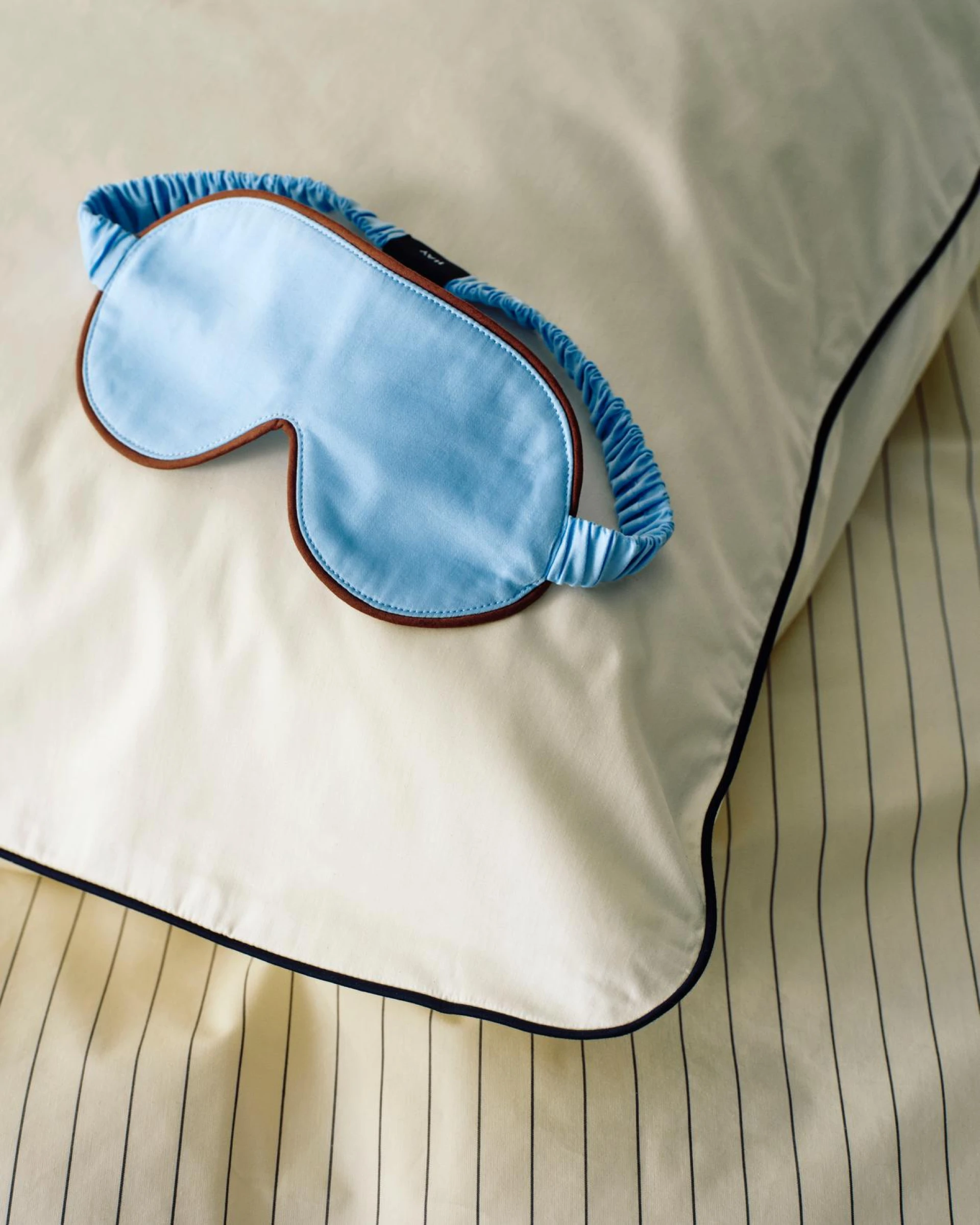 Outline Sleep Mask Soft blue