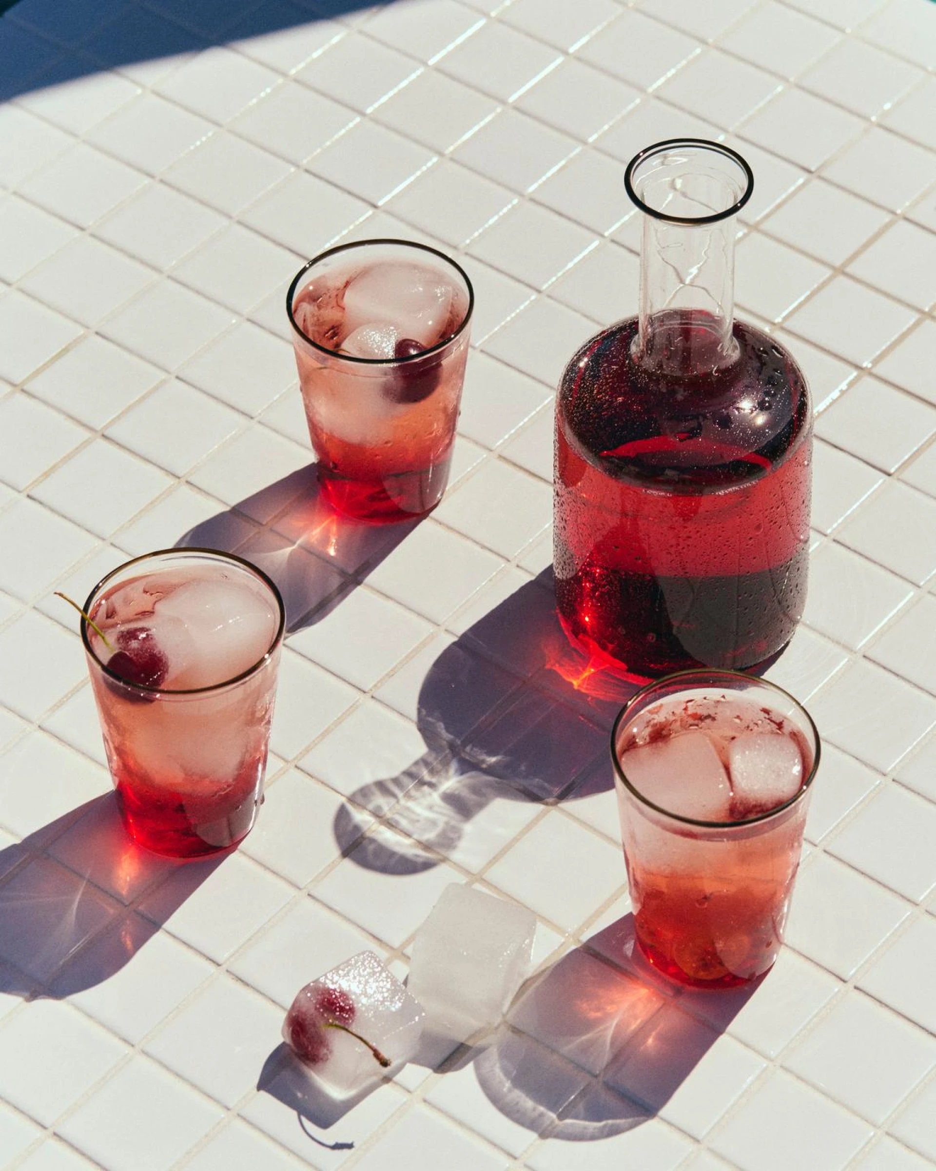 Rim Carafe Clear with Black rim