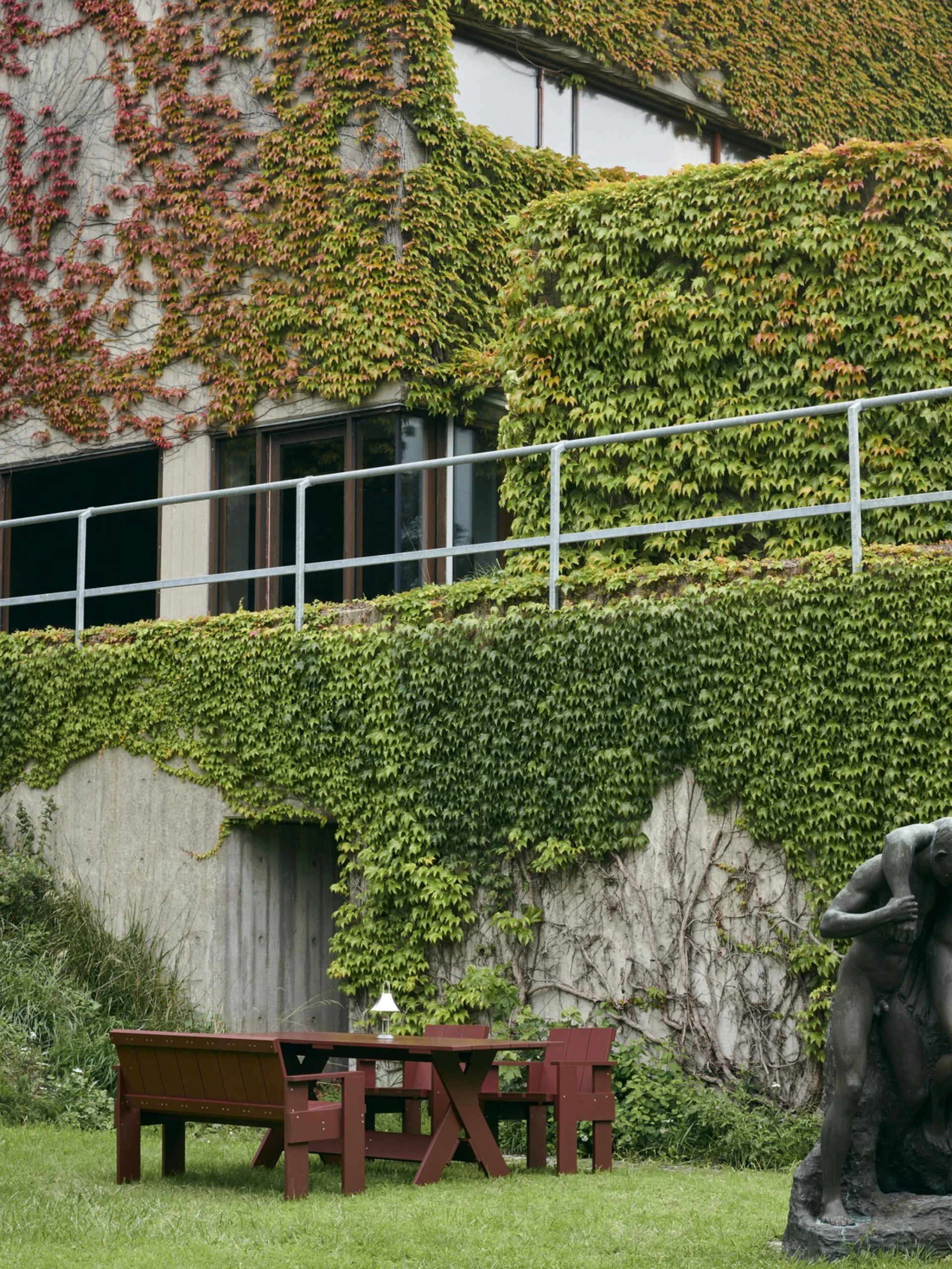 Crate Dining Table L180 Iron red
