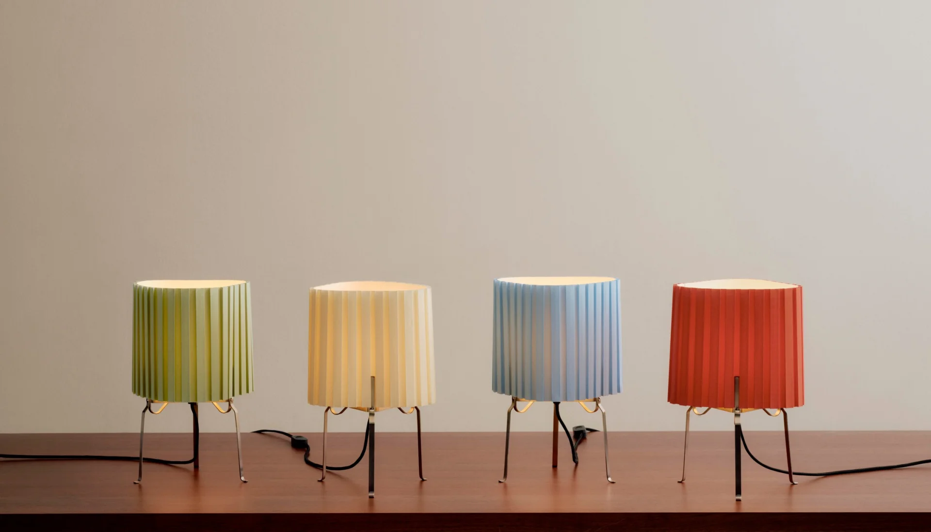 Canelé Table Lamp 370 Soft blue