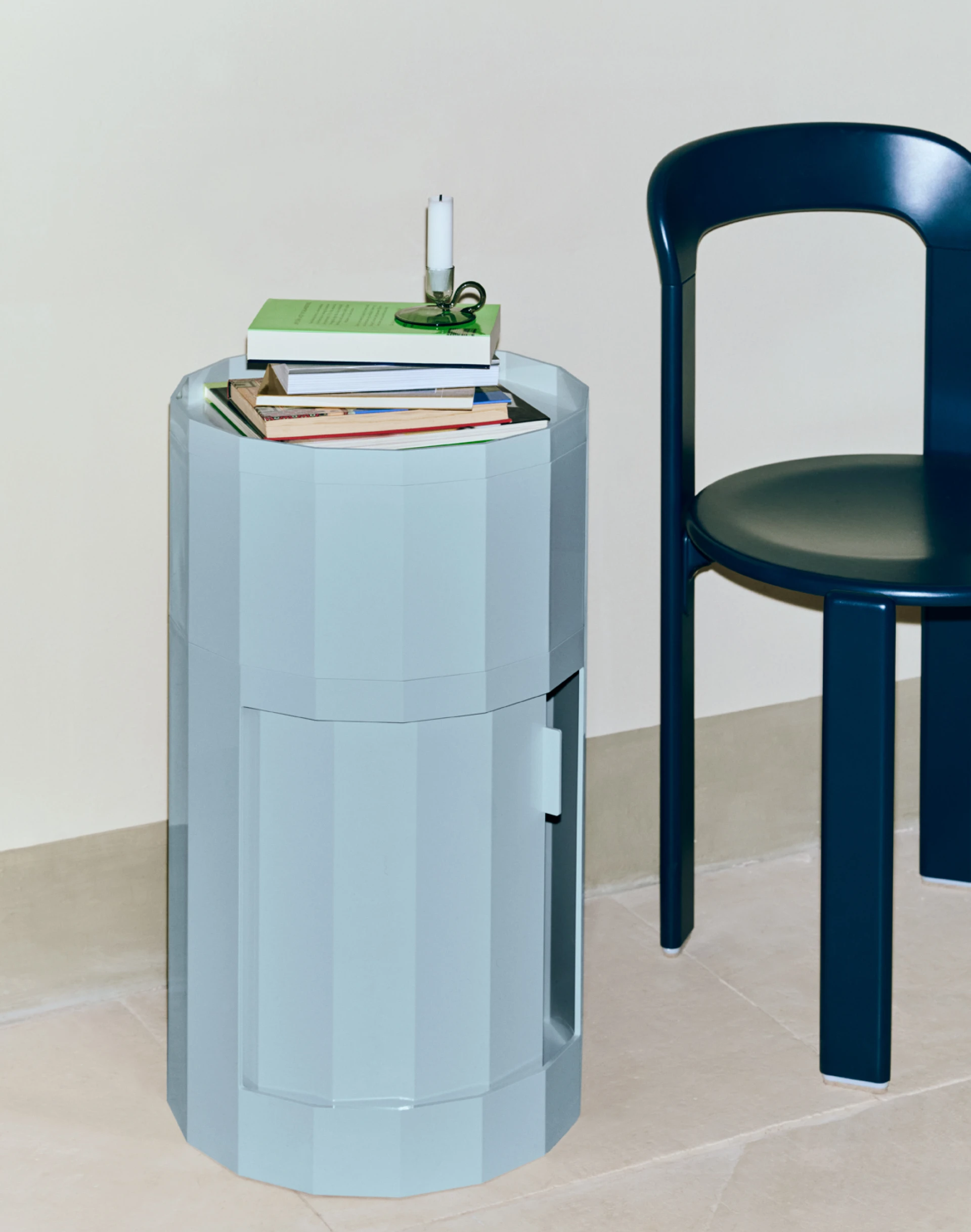 Facet Cabinet incl. feet and castors Low Misty blue