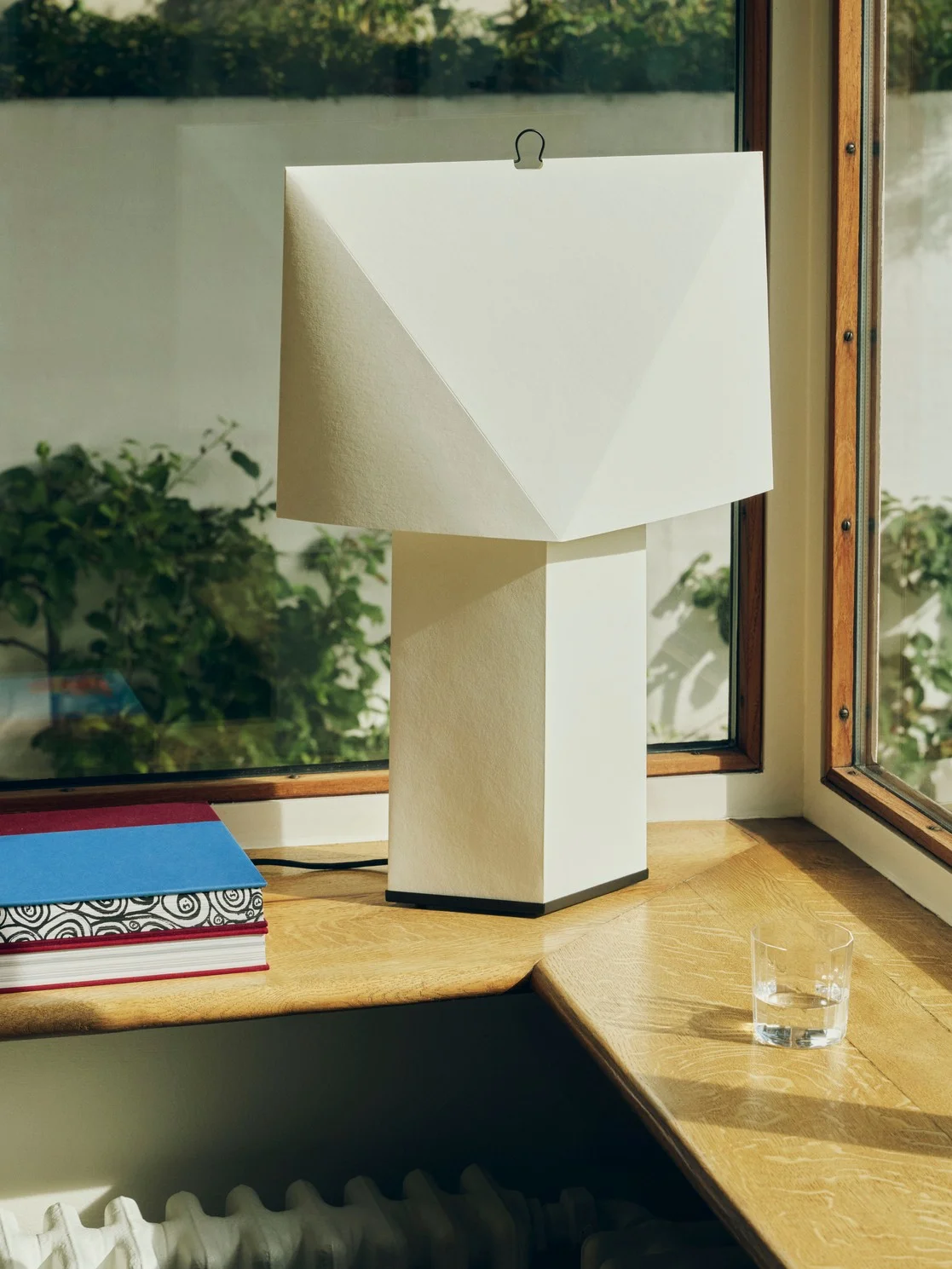 Aplat Table Lamp 660 