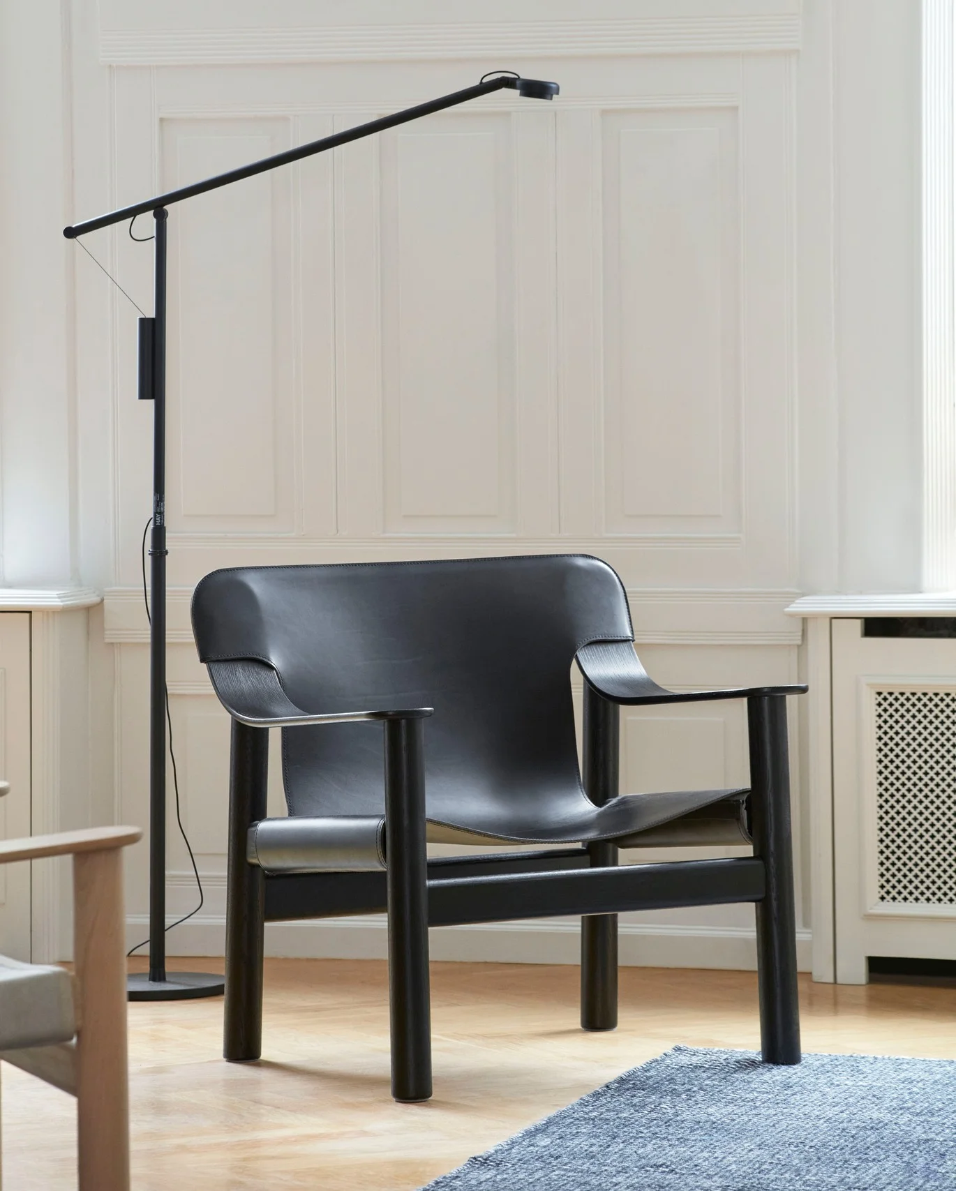 Fifty-fifty Floor Lamp Soft black