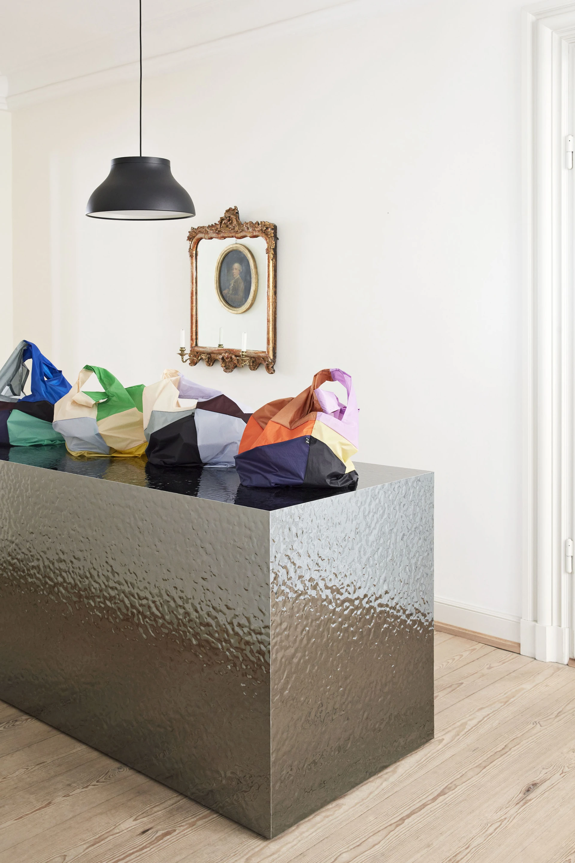 PC Pendant Medium Soft black