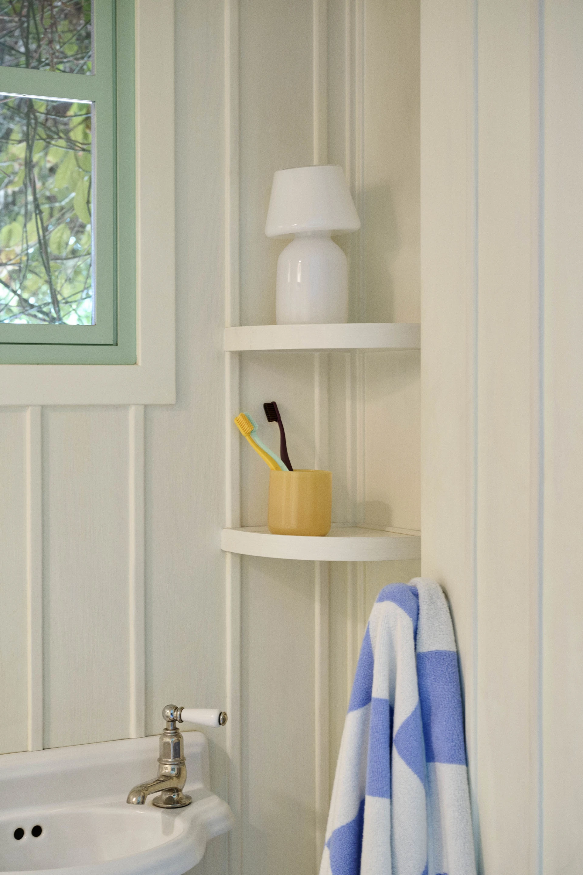 Apollo Portable Lamp White