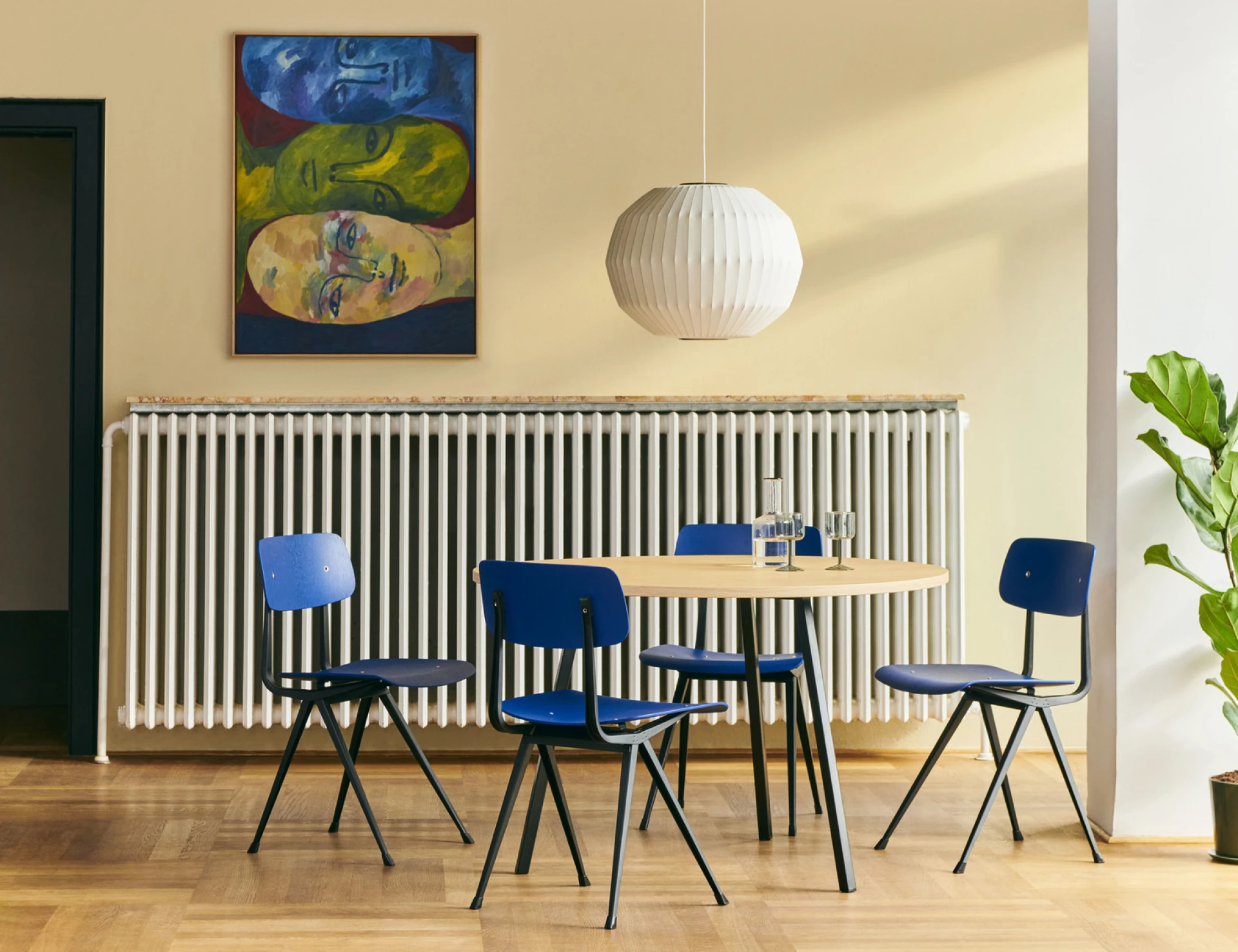 Loop Stand Table Round